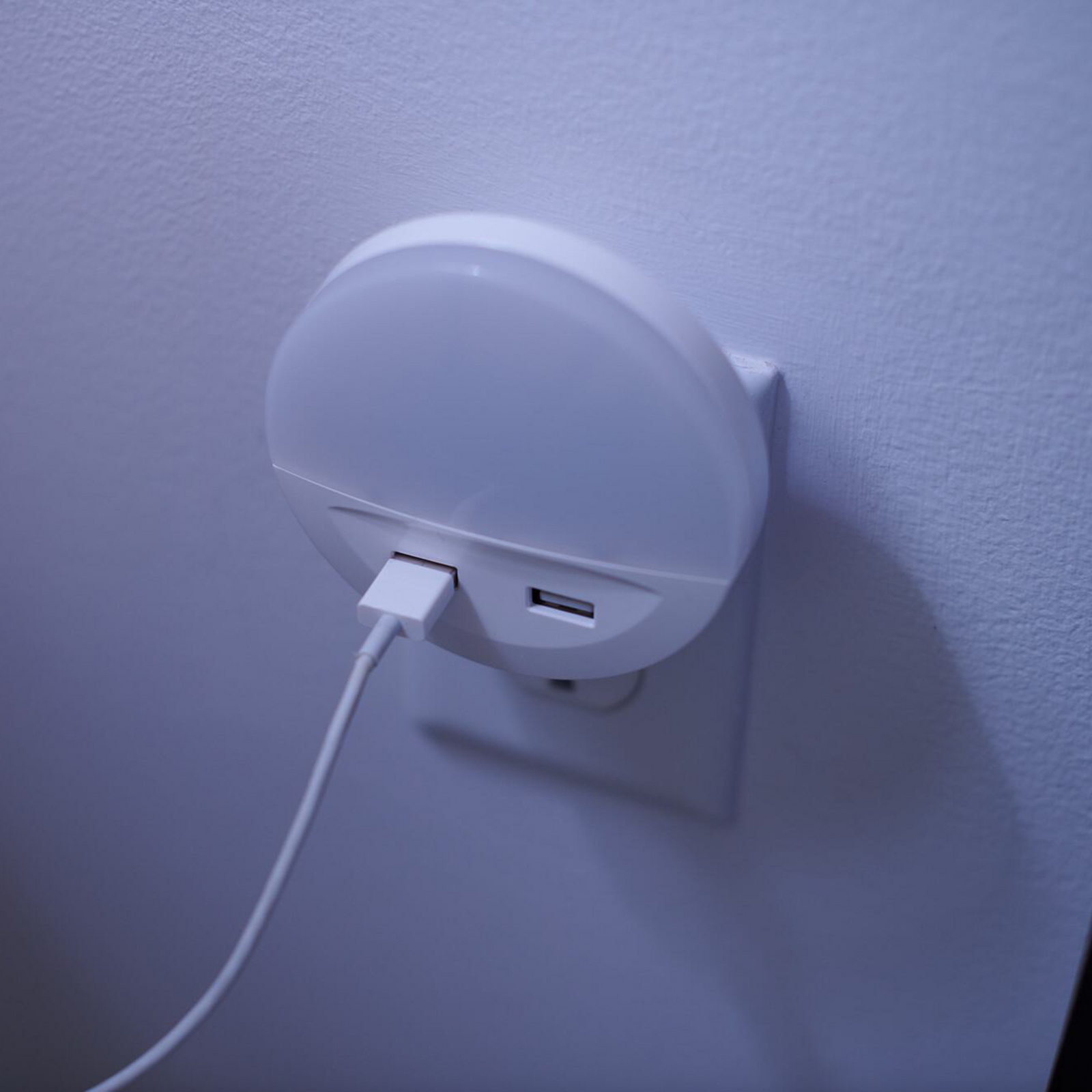 OSRAM LED-Steckdosennachtlicht LUNETTA USB, weiß, Ø 9 cm