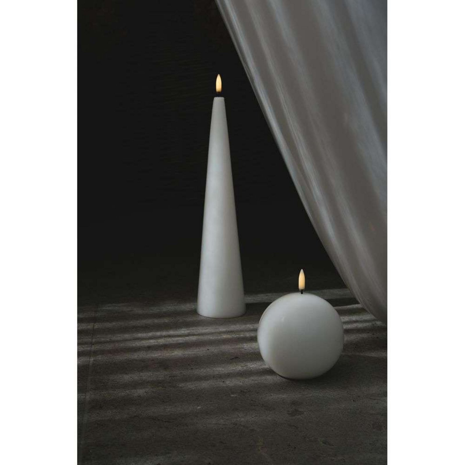 Vela em Cone LED 6,8x30 cm Nordic Branco/Smooth - Uyuni Lighting