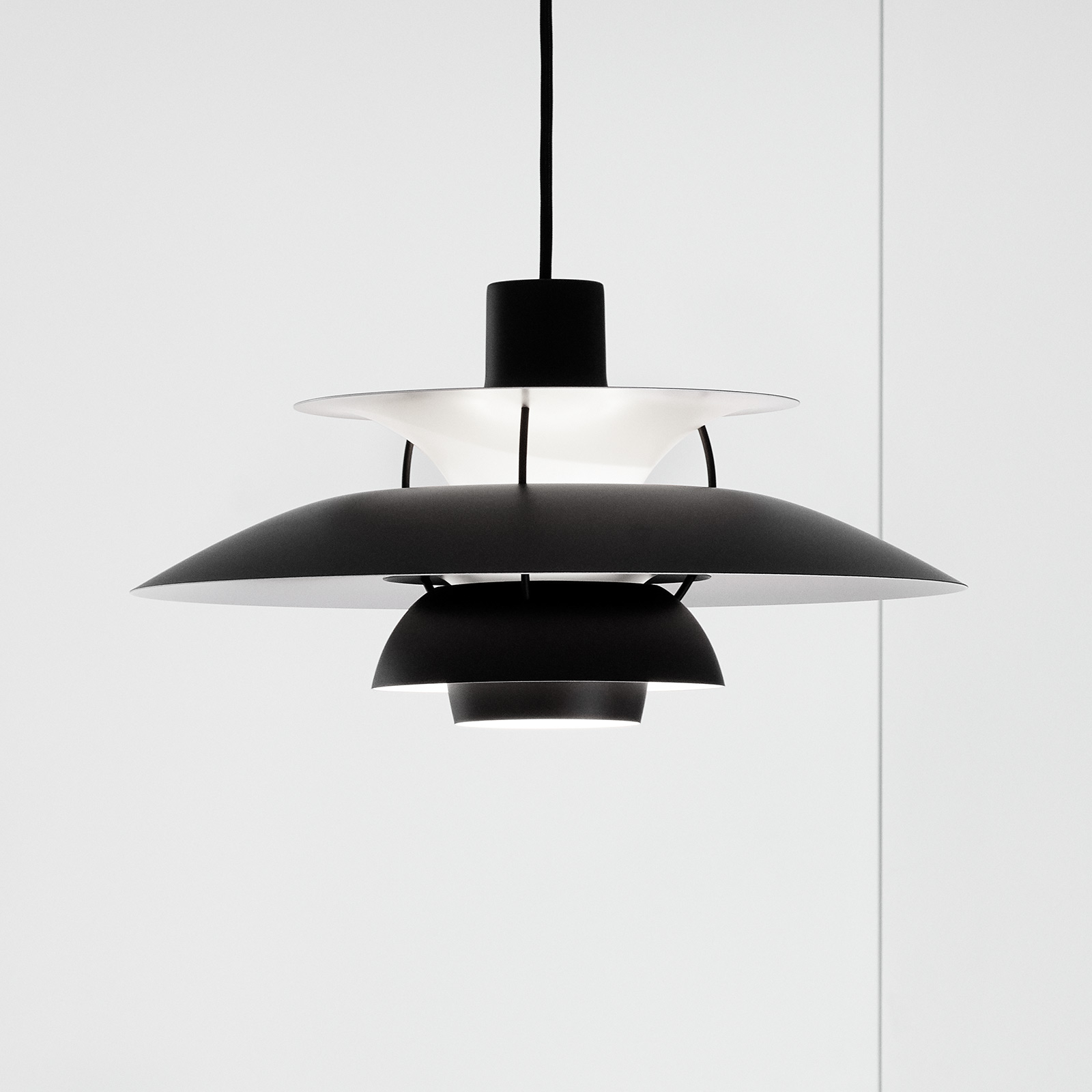 Louis Poulsen PH 5 hanging light, monochrome black