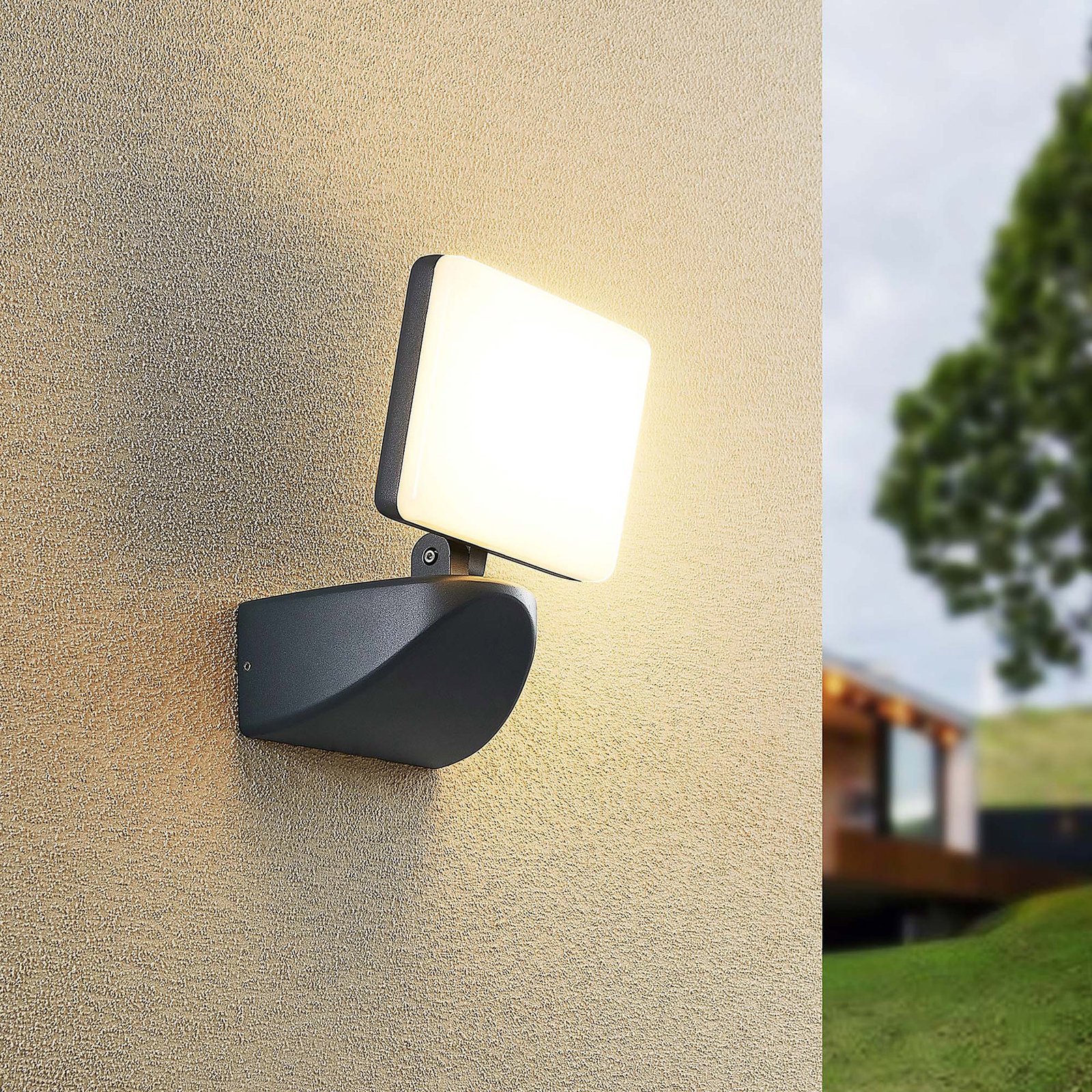 Lindby Melamika LED outdoor spotlight
