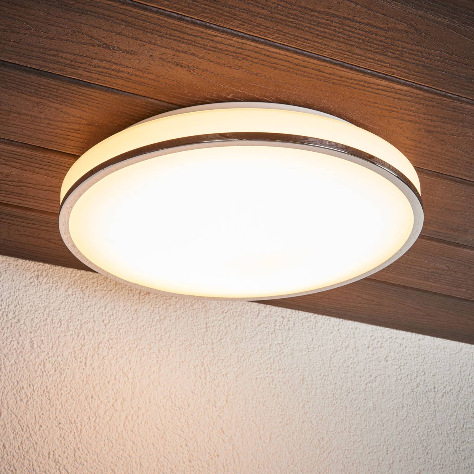 Lampa łazienkowa LED Lyss, duża moc światła