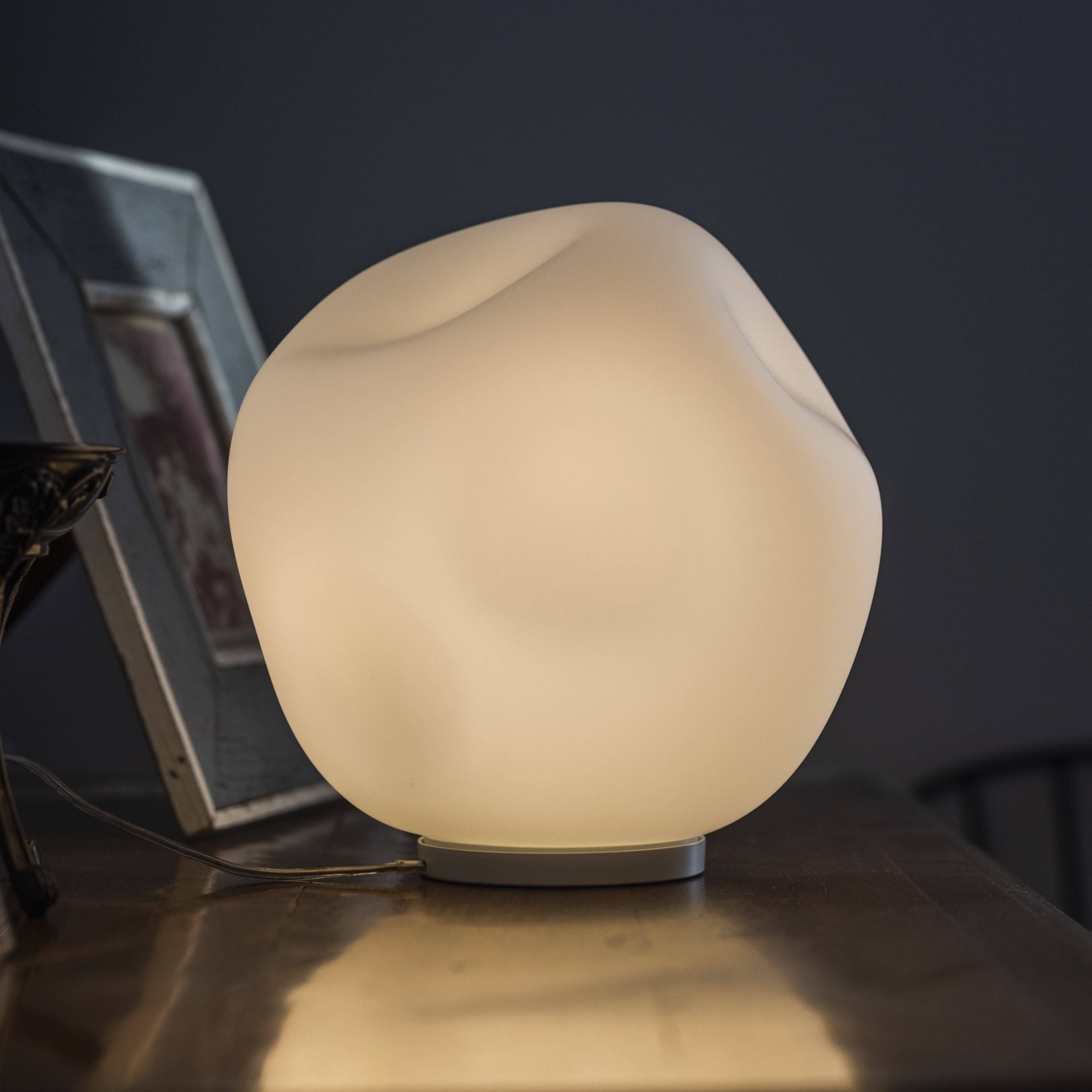Foscarini laualamp Hoba Midi, Ø 19 cm, sisse-välja lülitatav, klaasist