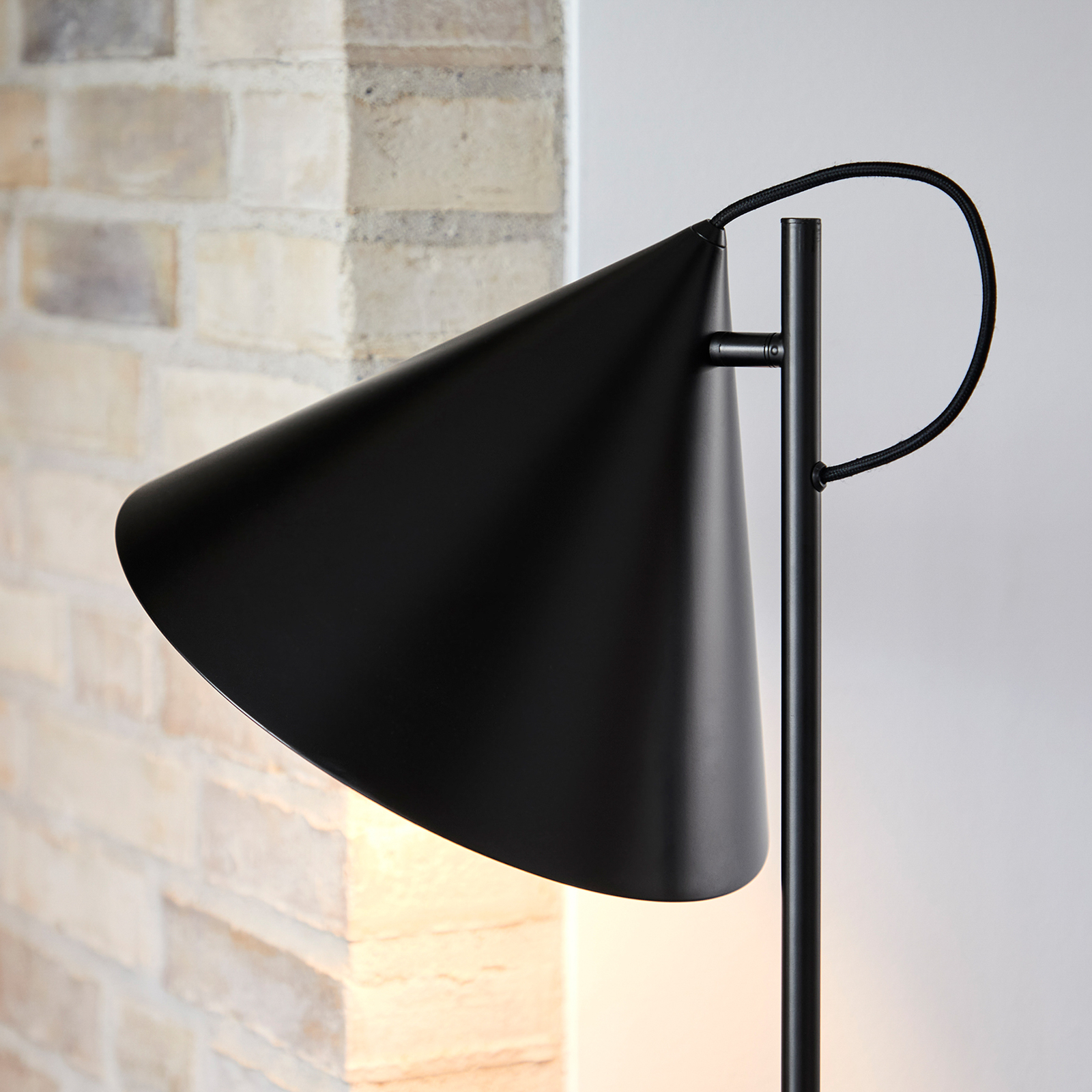 Benjamin Stojací Lampa Black - Frandsen