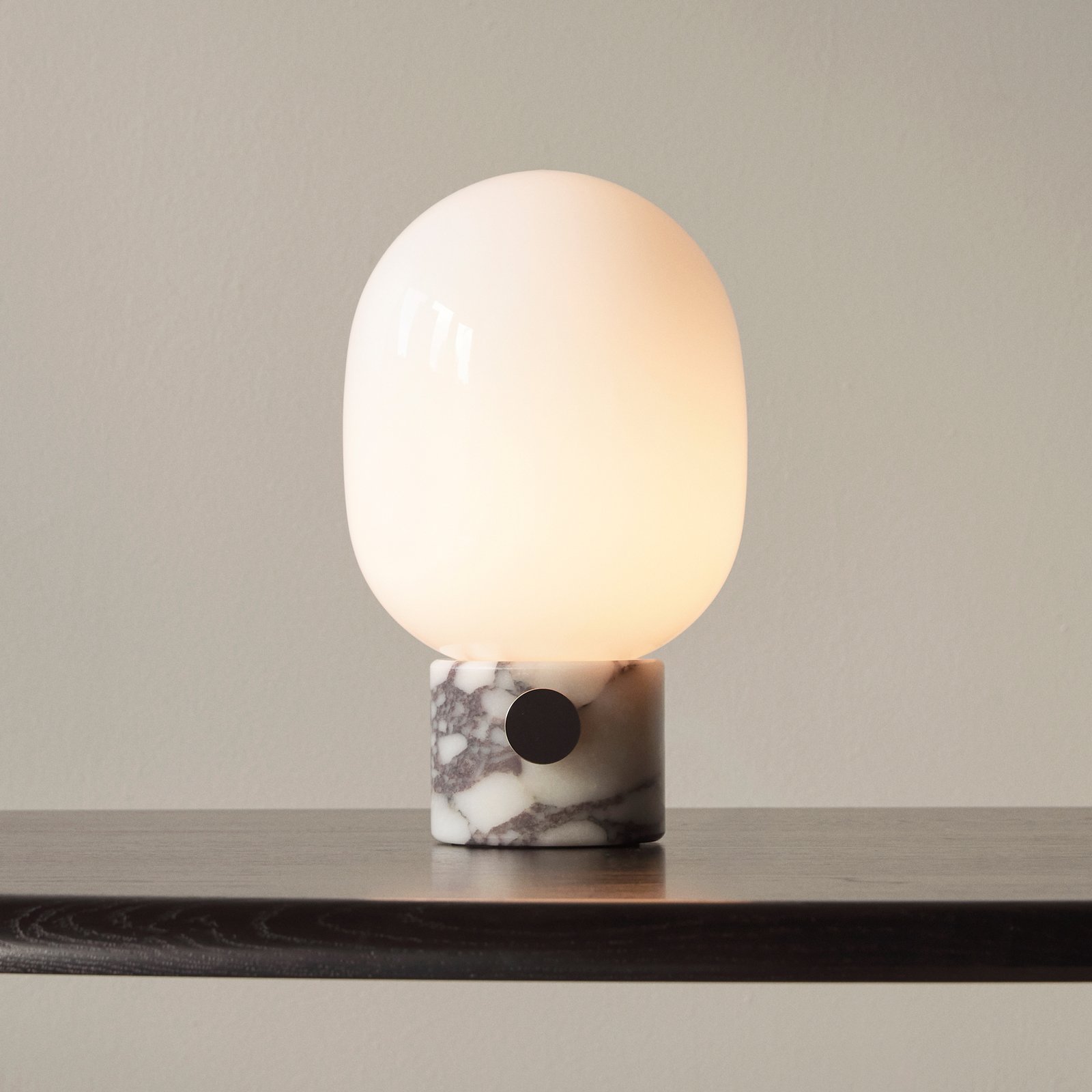JWDA Lampa Stołowa L Calacatta/Bronzed Brass - Audo Copenhagen