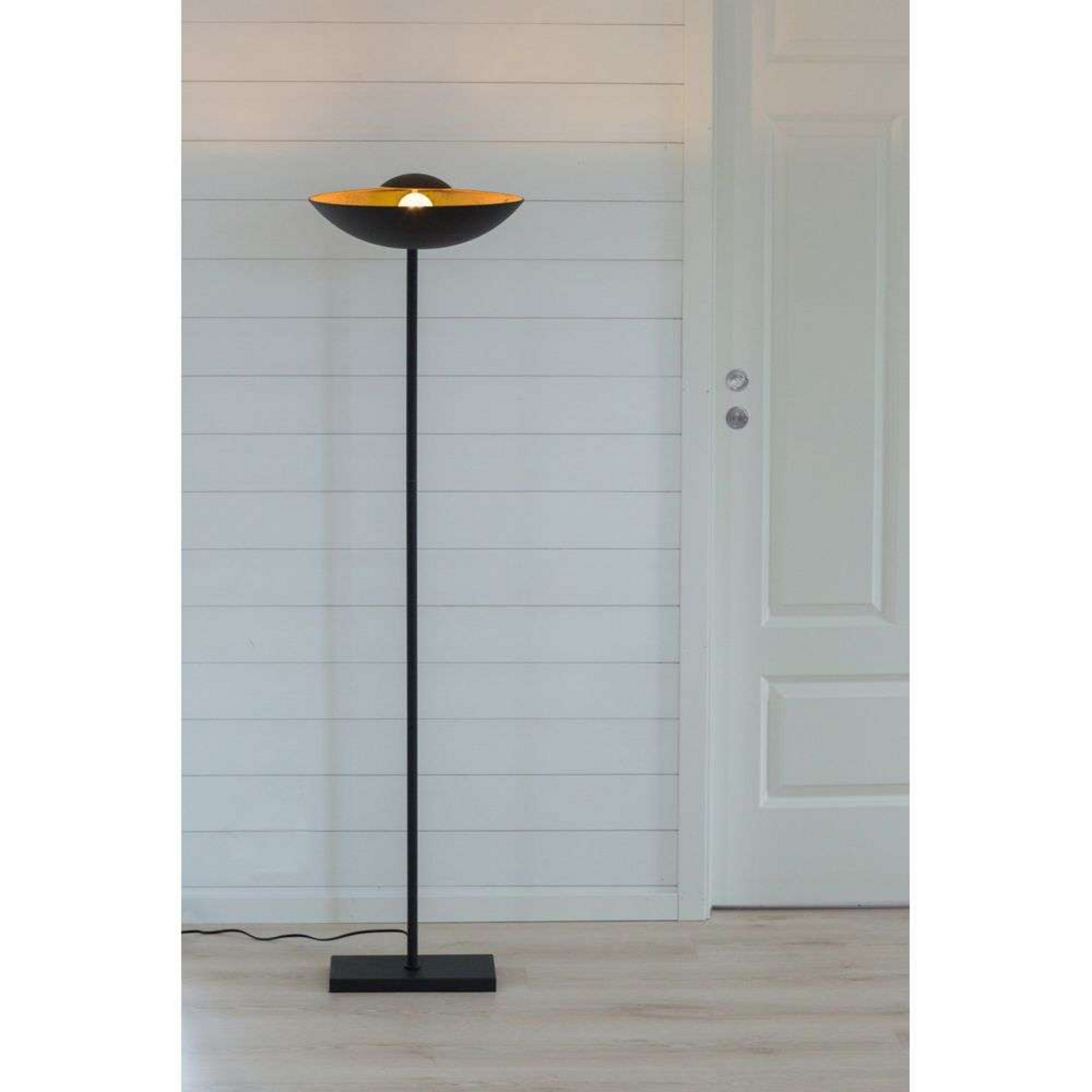 Captain Uplight Lampadar Sand/Black - By Rydéns