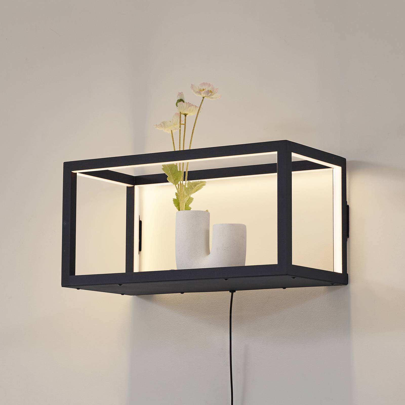 Lindby Kinkiet LED Birta, wiszący, wtyczka, półka, 51 cm