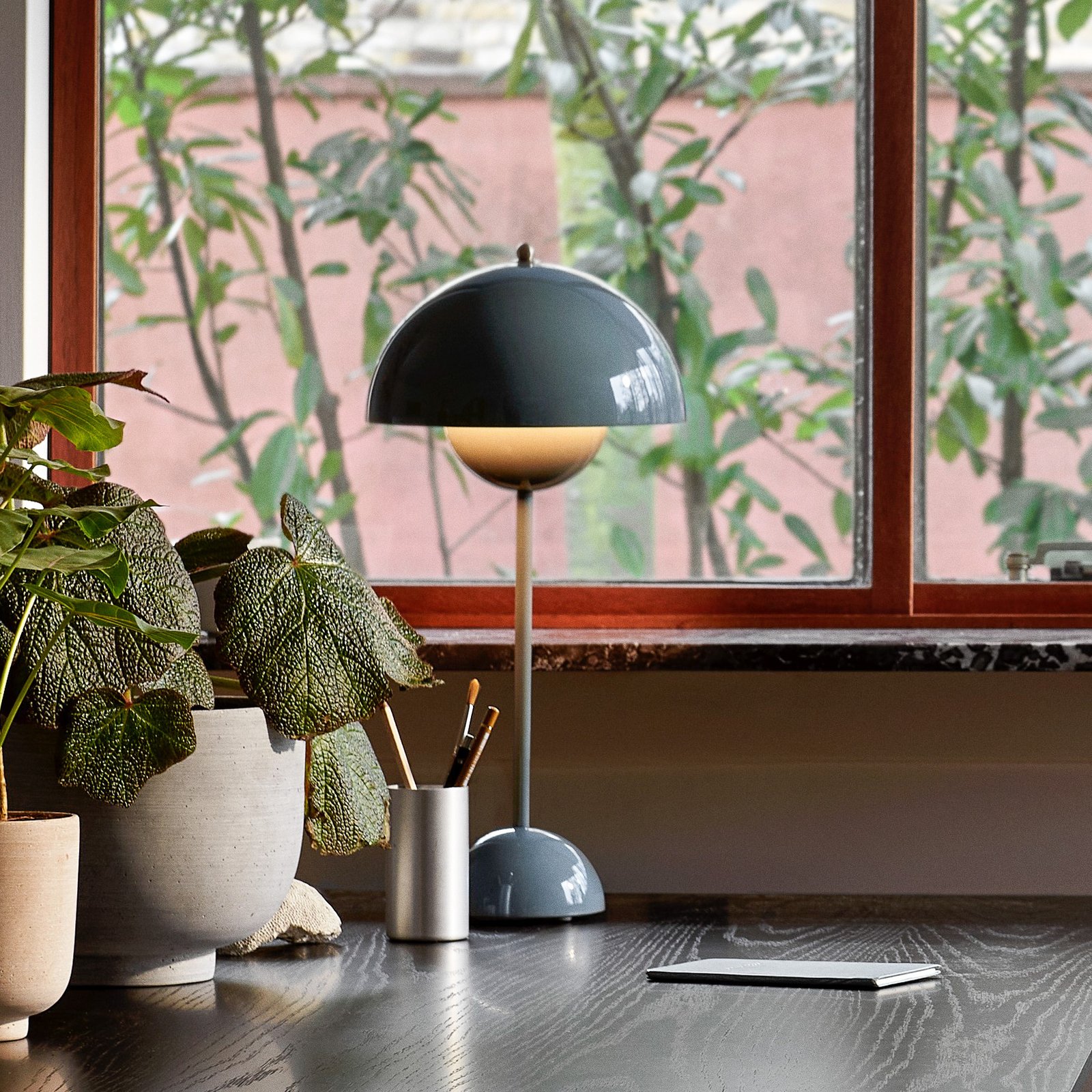 Stolová lampa Flowerpot VP3 Stone Blue - &Tradition Stolová lampa Flowerpot VP3 Stone Blue - &Tradition