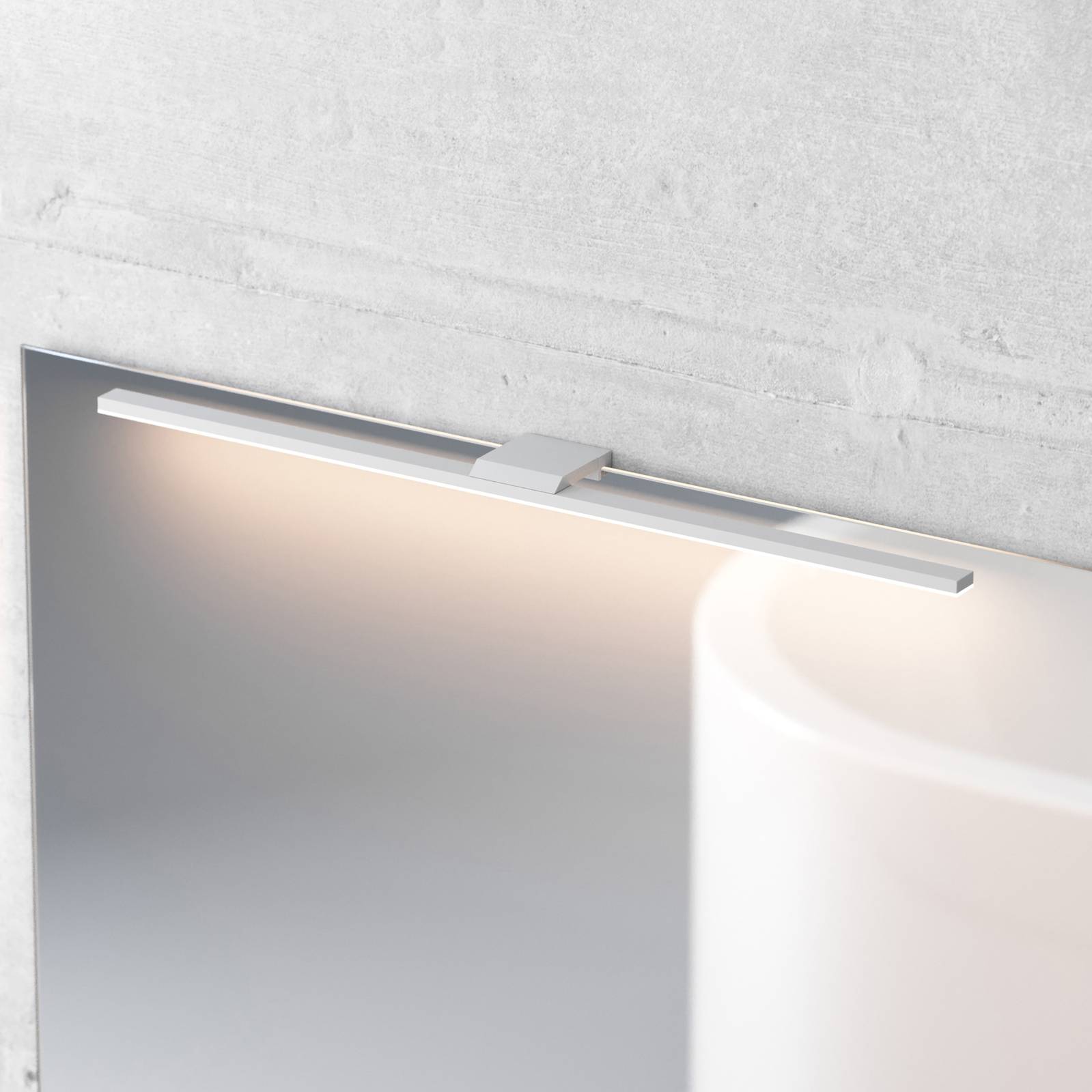 E-shop LED zrkadlové svetlo Triga, IP44, biele, 60 cm, 3 000 K