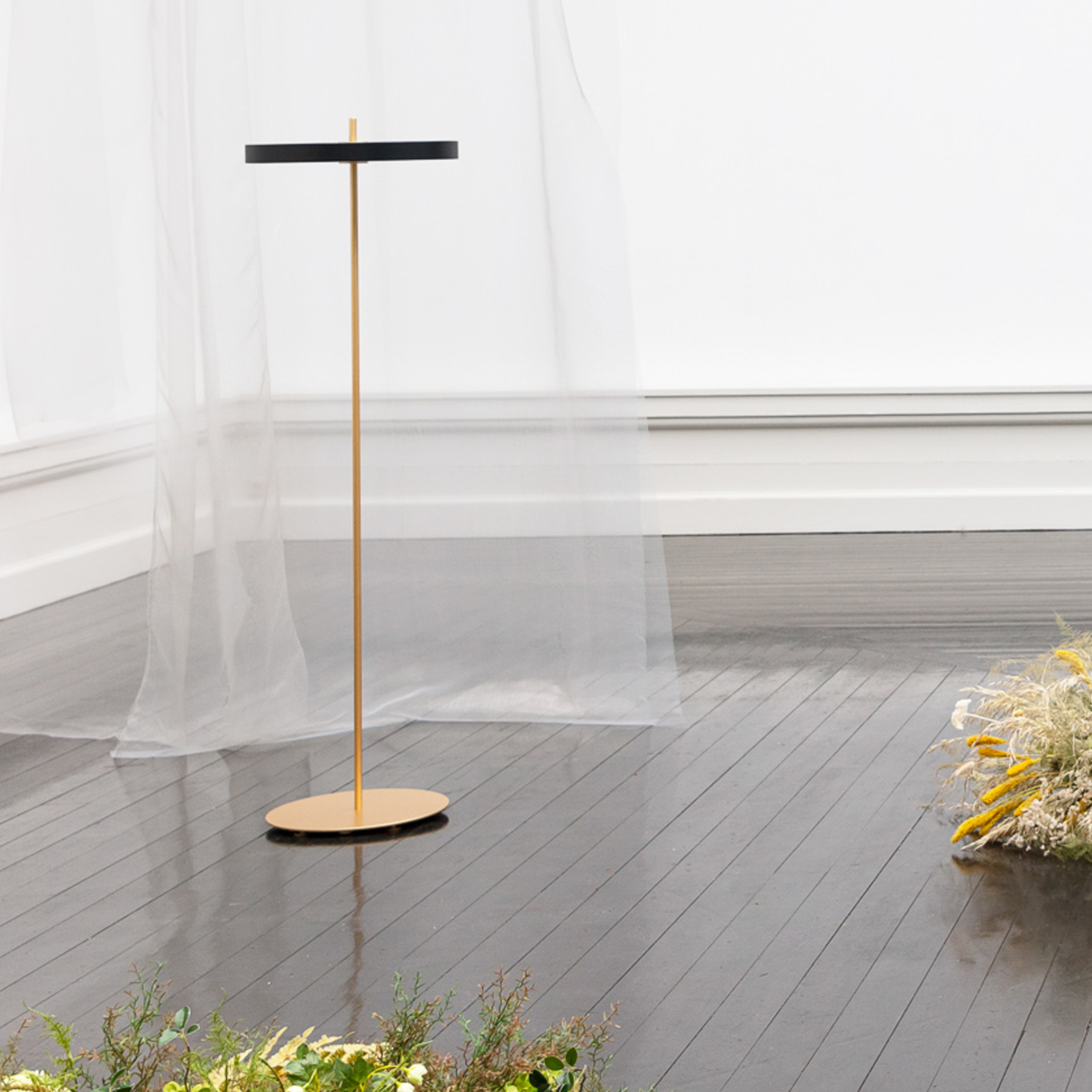 UMAGE Asteria floor LED lamp black, for Living / Dining Room, steel, aluminium, PMMA, 24 W, energy efficiency: A+, H: 150 cm