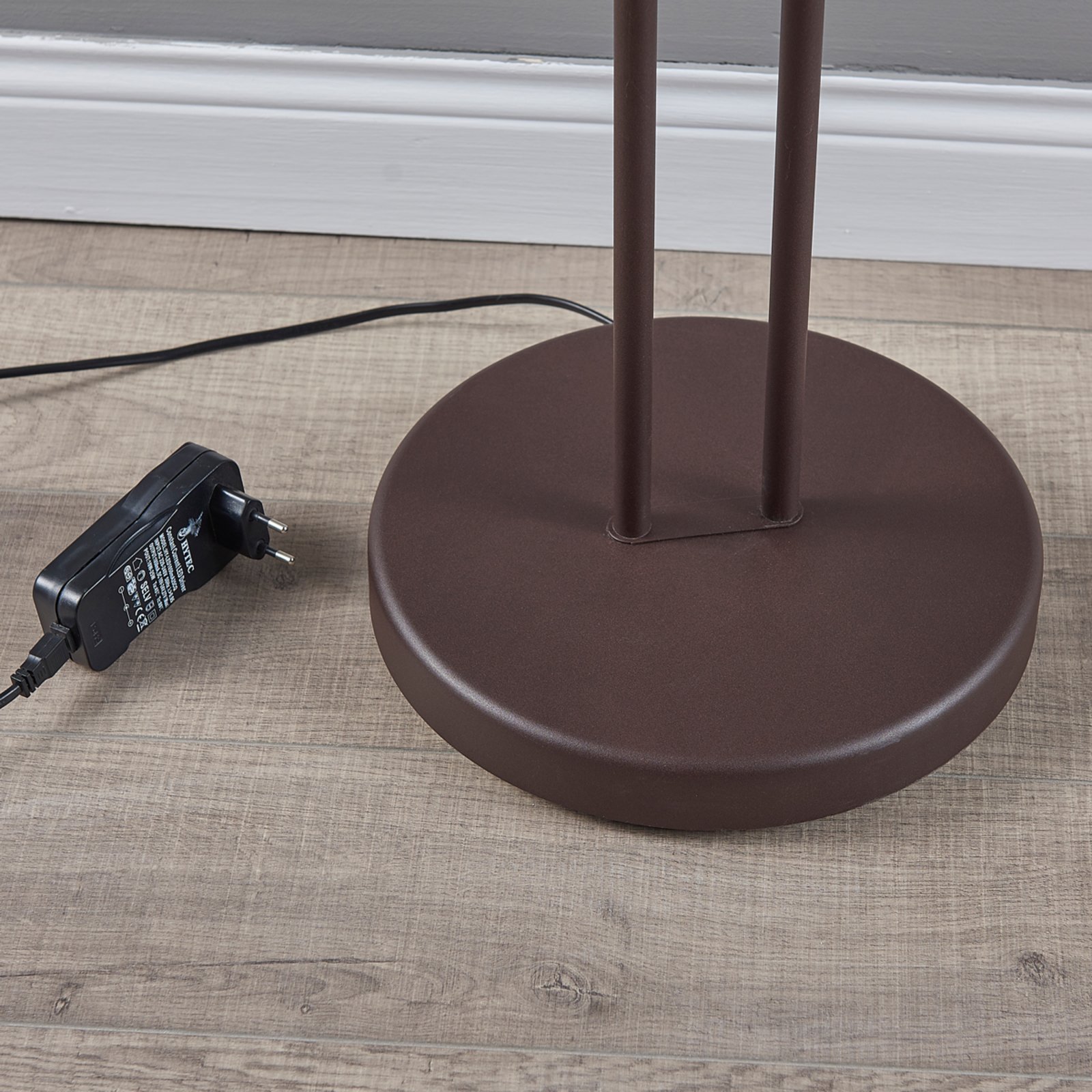 Yveta Stojaca Lampa Rust/White - Lindby