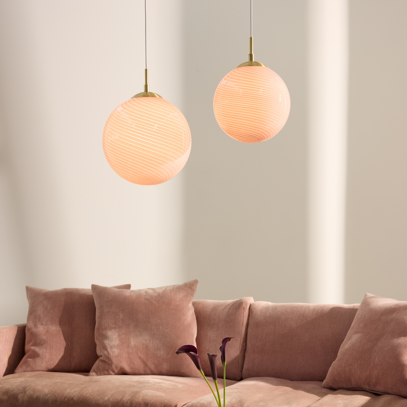 Candeeiro suspenso CANDY BALL, rosa/latão envelhecido, Ø 25 cm - Halo Design