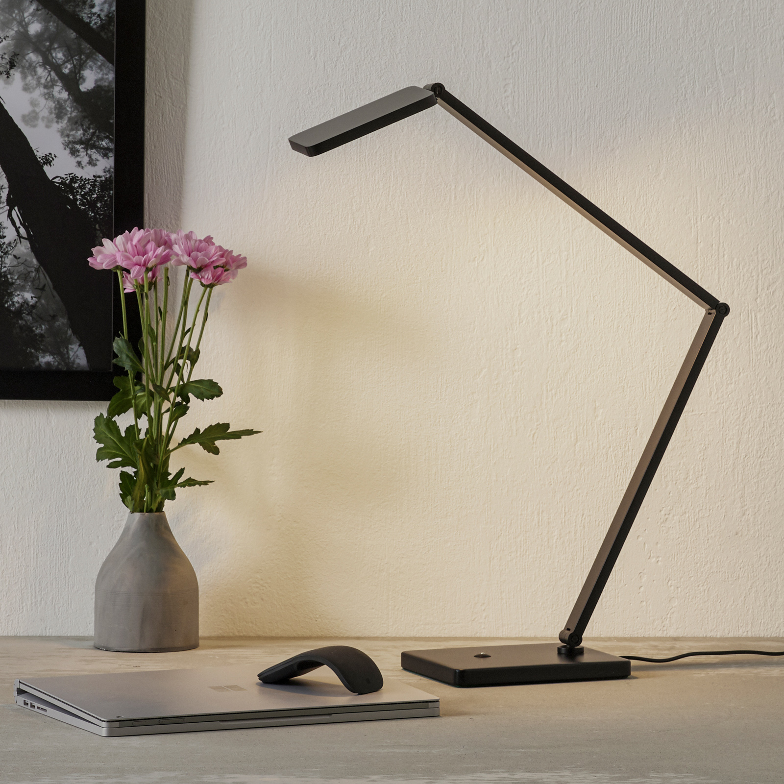 Lámpara de mesa LED Linus ajustable, negro