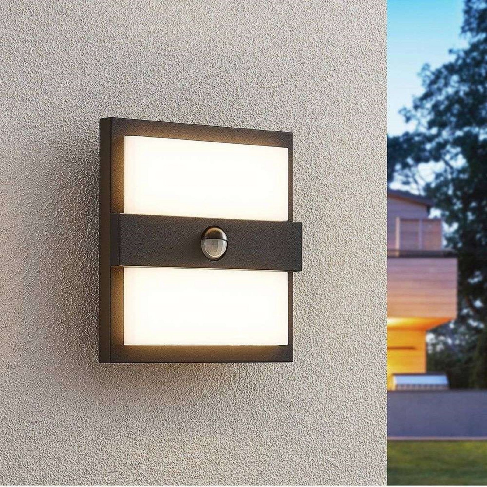 Gylfi Utomhus Vägglampa w/Sensor Graphite/White - Lucande