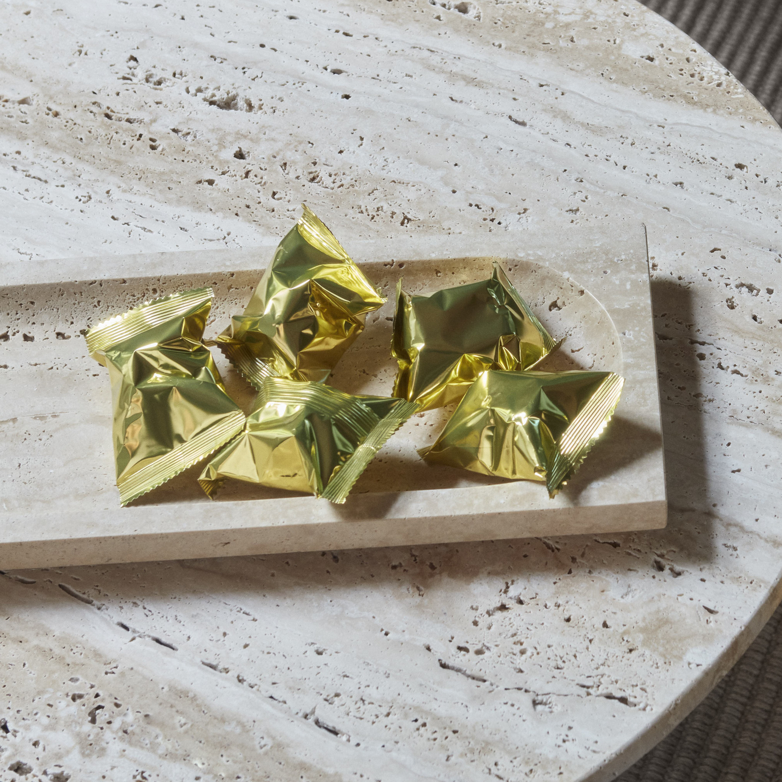Regina Gericht L40 Travertine - AYTM