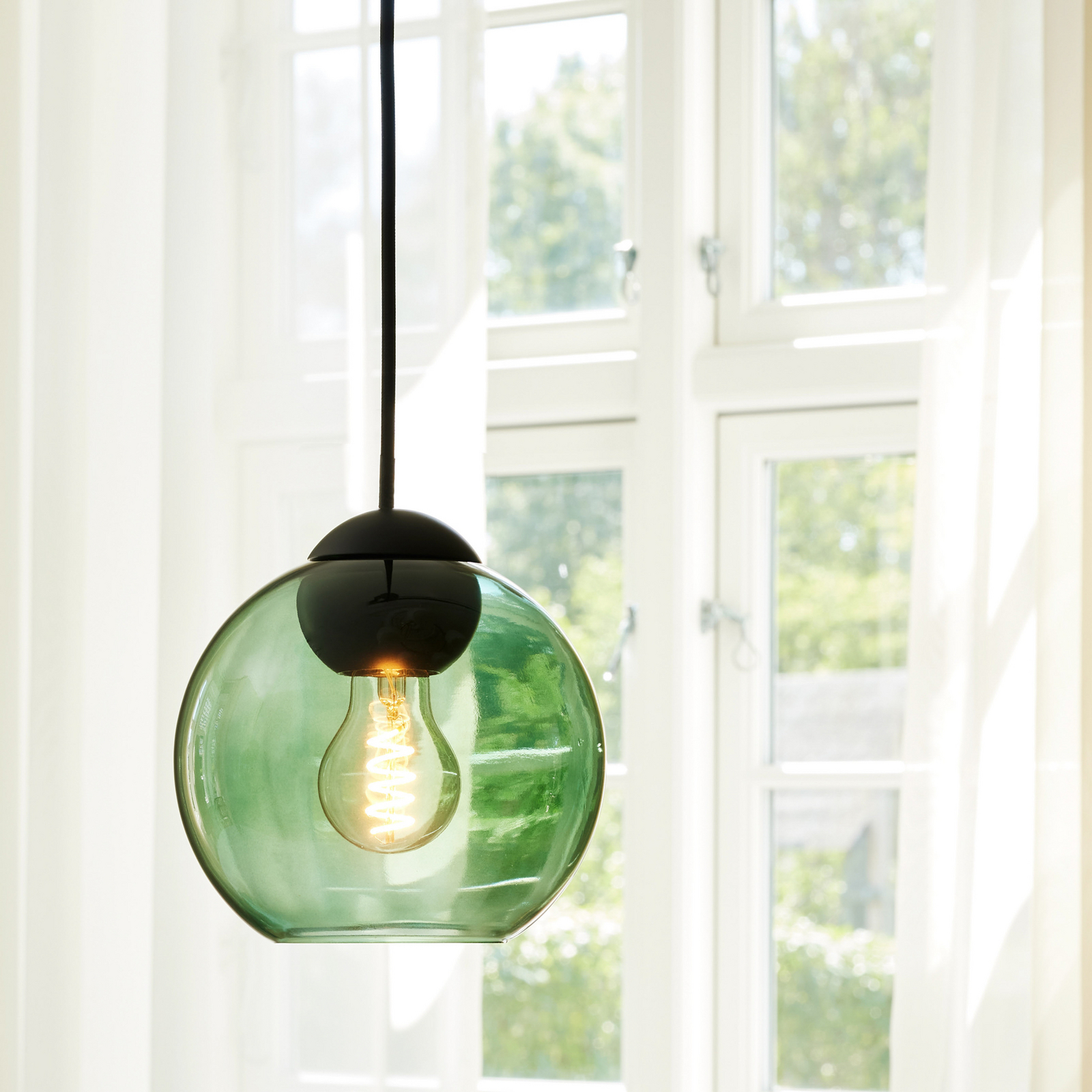 BUBBLES hanging light, green, Ø 18 cm, glass, E27 - Halo Design BUBBLES hanging light, green, Ø 18 cm, glass, E27 - Halo Design