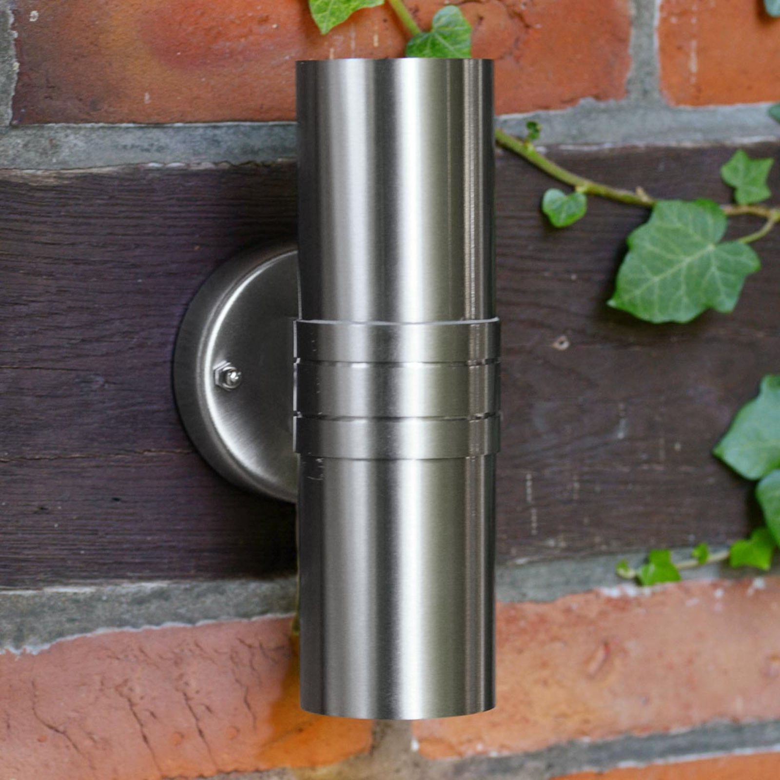 Hanni weather-resistant LED outdoor wall light