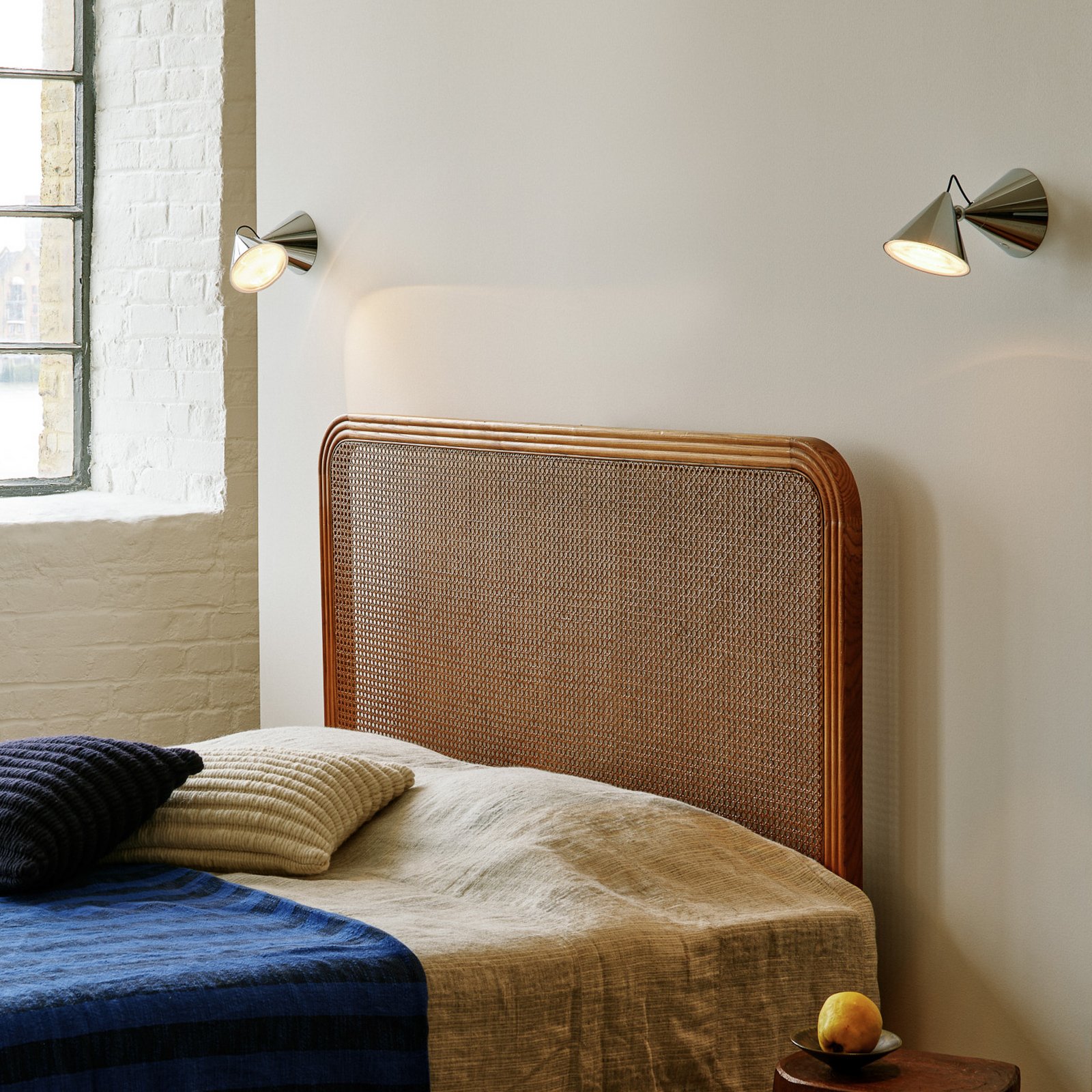 Tom Dixon LED wall light Pose, silver, 21 cm, plastic Tom Dixon LED wall light Pose, silver, 21 cm, plastic