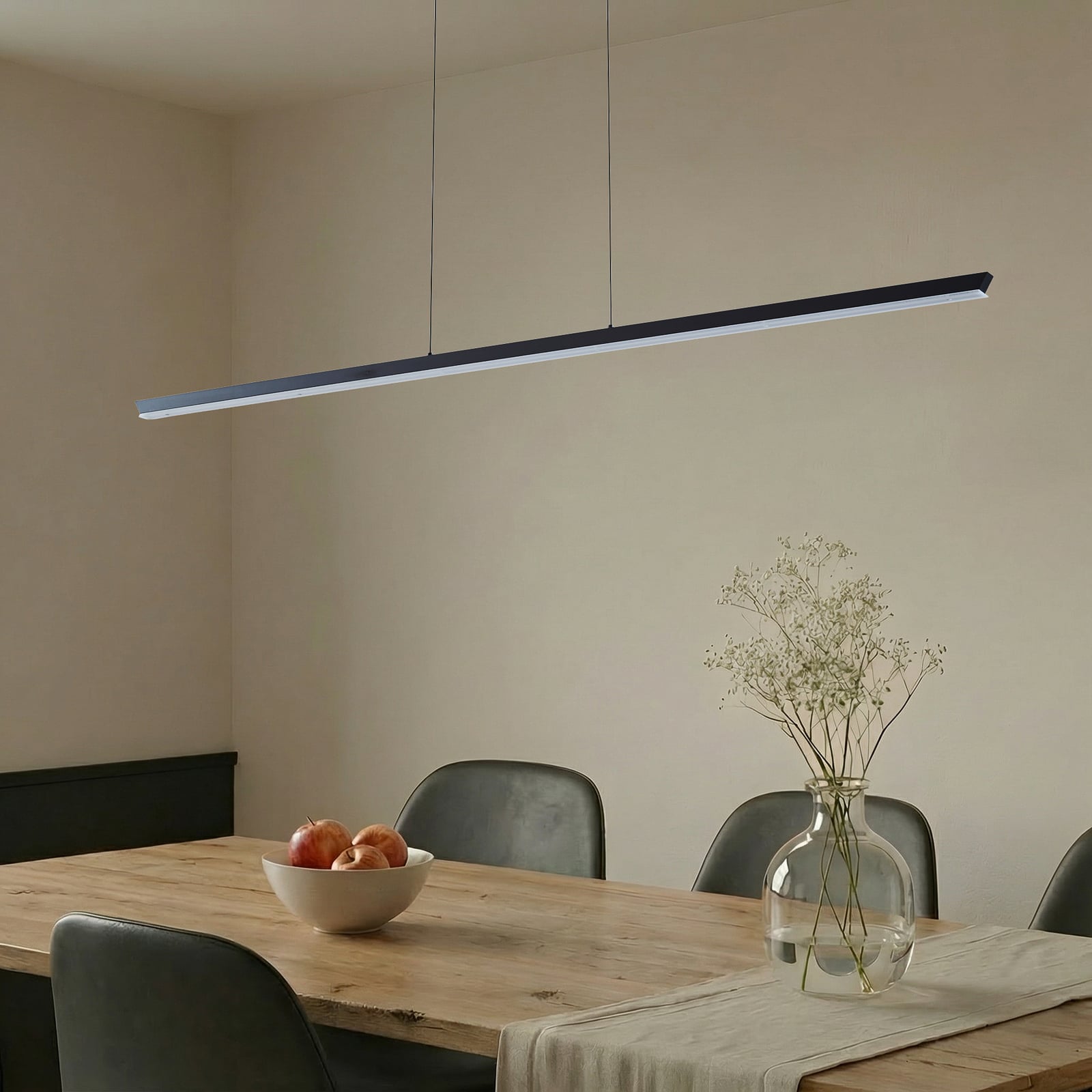 Lucande LED-Hängelampe Solvar, 158 cm, schwarz, CCT, dimmbar Lucande LED-Hängelampe Solvar, 158 cm, schwarz, CCT, dimmbar