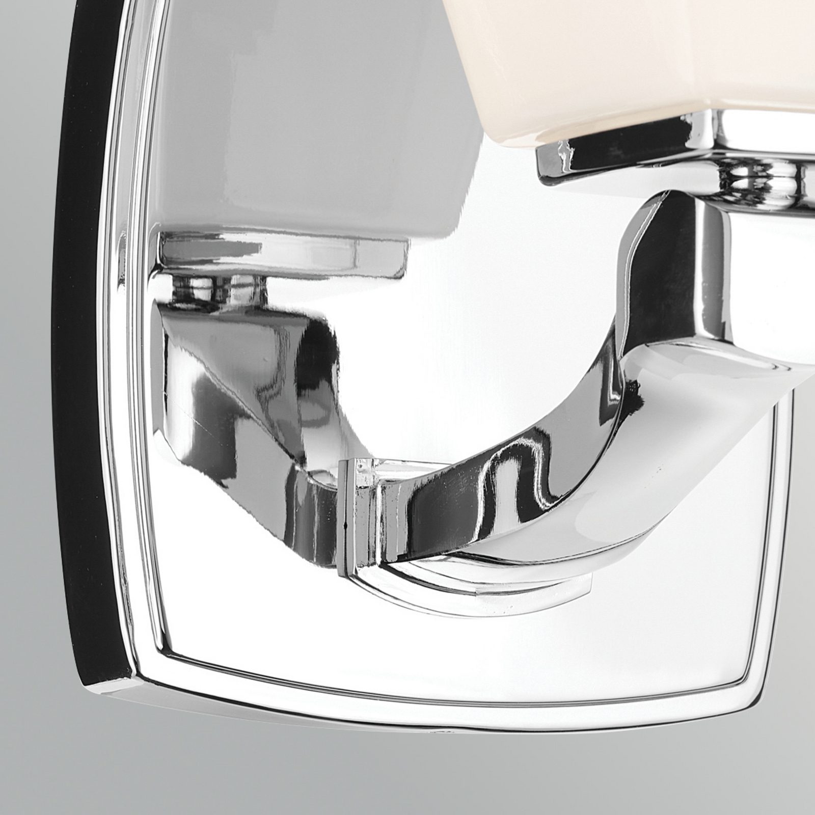 Nástenné svetlo Marant, chróm/opál, výška 24 cm, IP44, G9-LED – KICHLER Nástenné svetlo Marant, chróm/opál, výška 24 cm, IP44, G9-LED – KICHLER