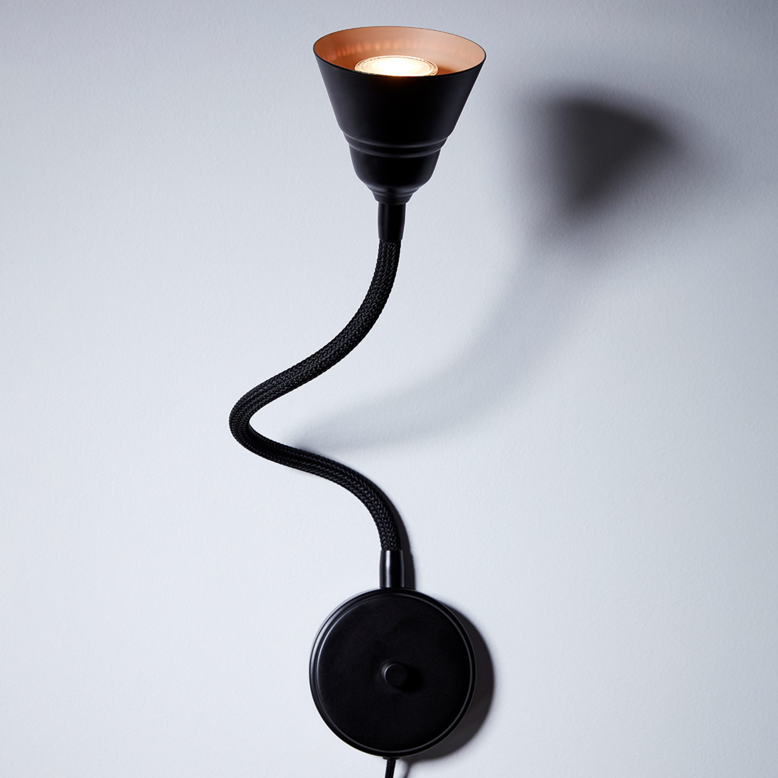 Aplique LED Relief con atenuador, negro