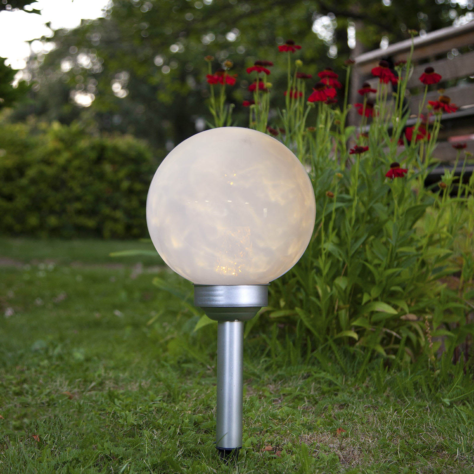 Markér Rationalisering forene Lunay LED solar light, rotating light bulb | Lights.co.uk