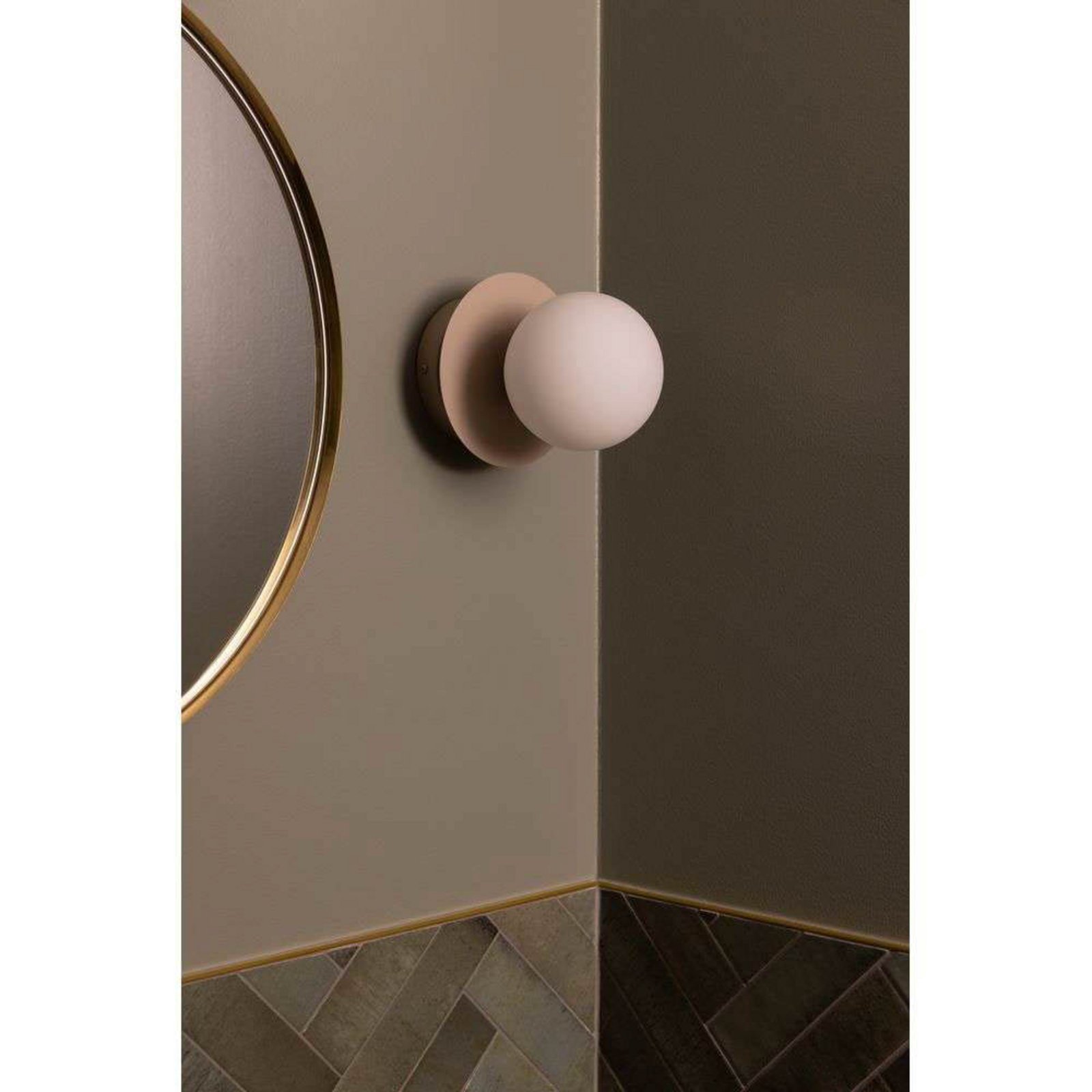 Candeeiro de teto Art Déco da Globen Lighting, IP44, castanho/branco Candeeiro de teto Art Déco da Globen Lighting, IP44, castanho/branco