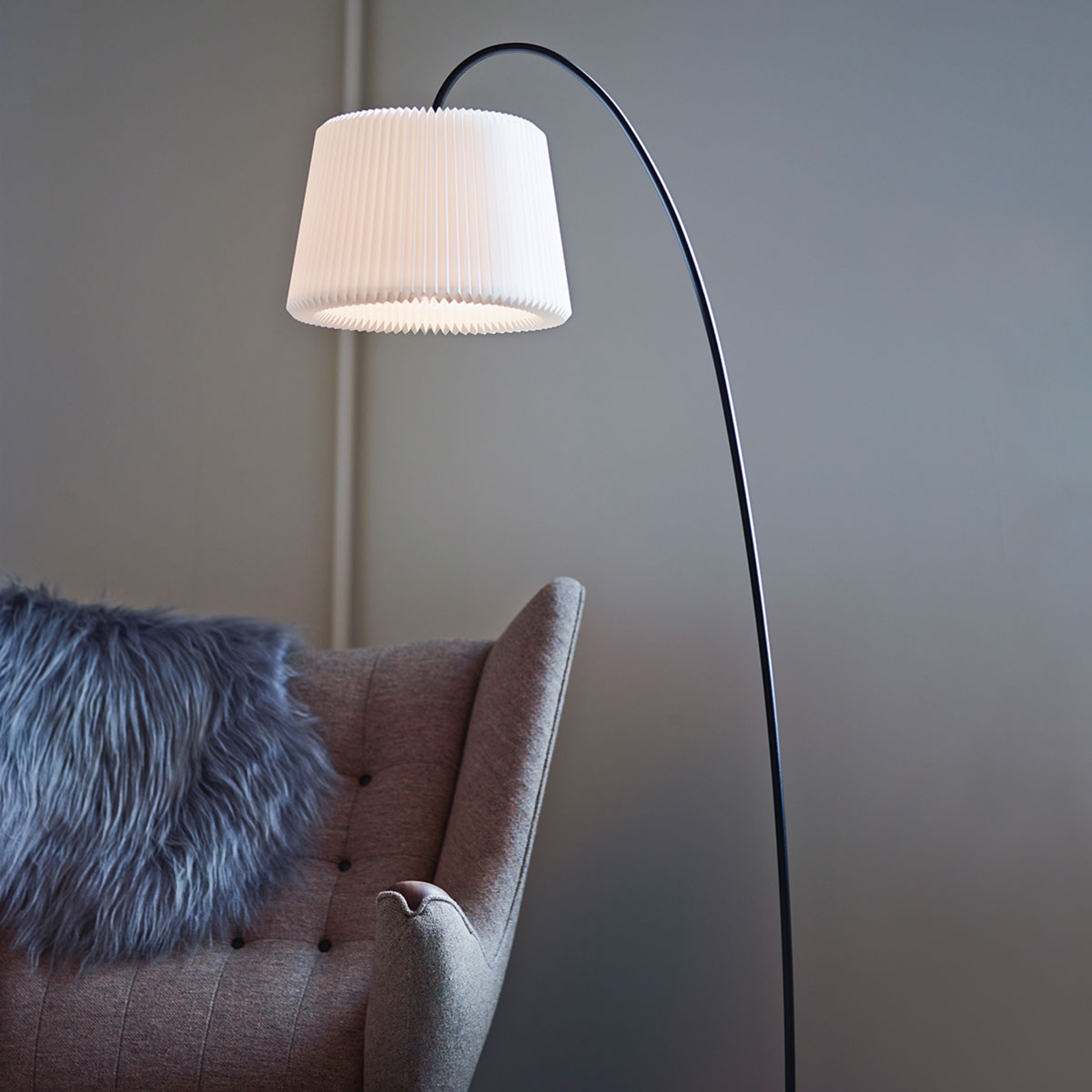 LE KLINT Snowdrop golvlampa, pappersskärm vit