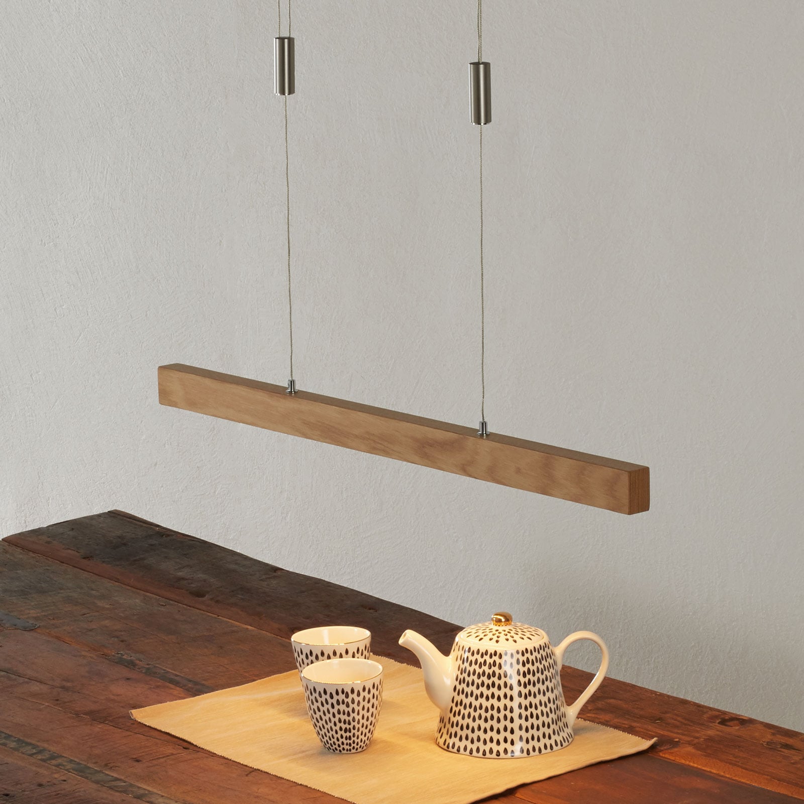 Lampa wisząca LED Nora, drewno dębowe, ściemniana, długość 78 cm - Quitani