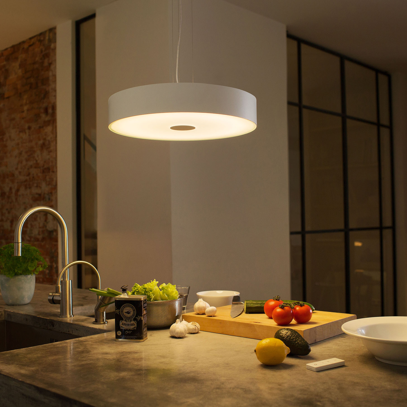 Legacy Zegevieren Goed opgeleid Philips Hue White Ambiance Fair hanglamp wit | Lampen24.nl