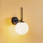 Nalo wall light, black/brass