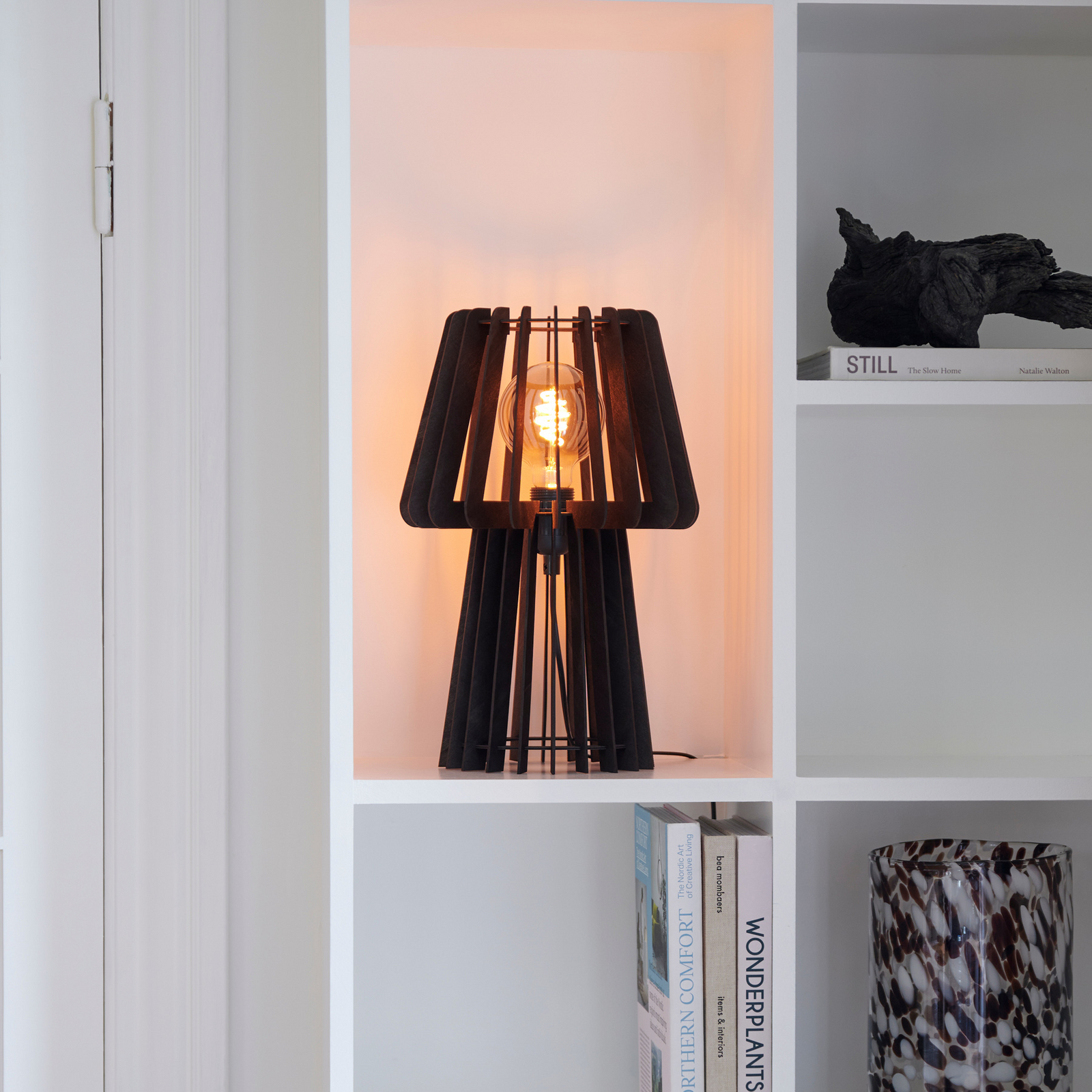 Table lamp Groa with decorative wooden elements