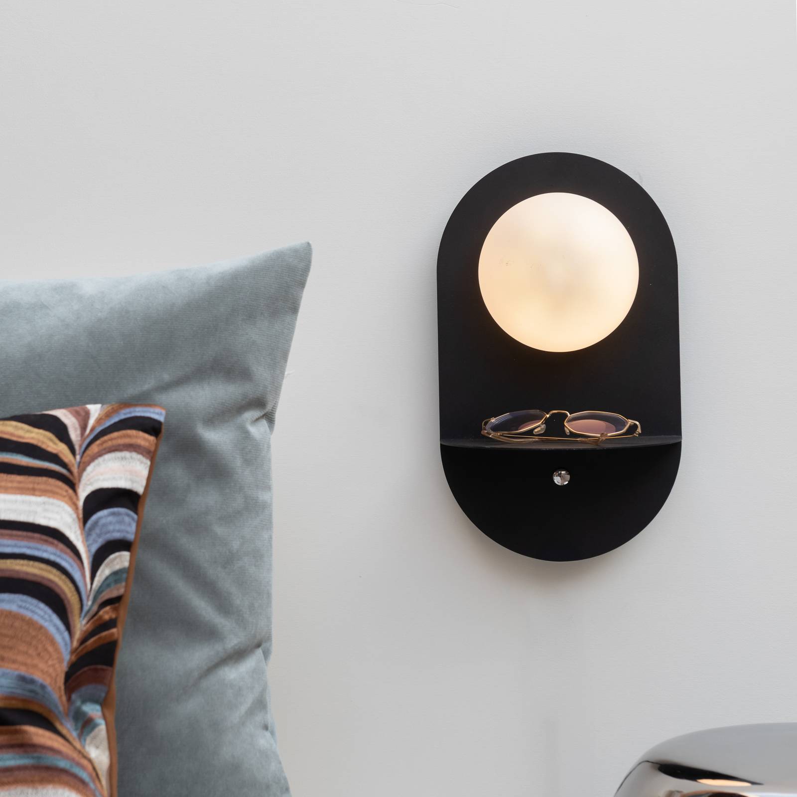 IT'S ABOUT ROMI Wandlampe Tokyo, schwarz, Stecker, Ablage günstig online kaufen