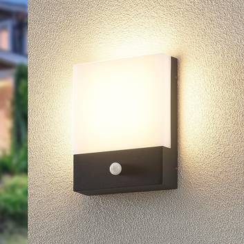 Lindby Vanira LED-vegglampe til uteområdet sensor