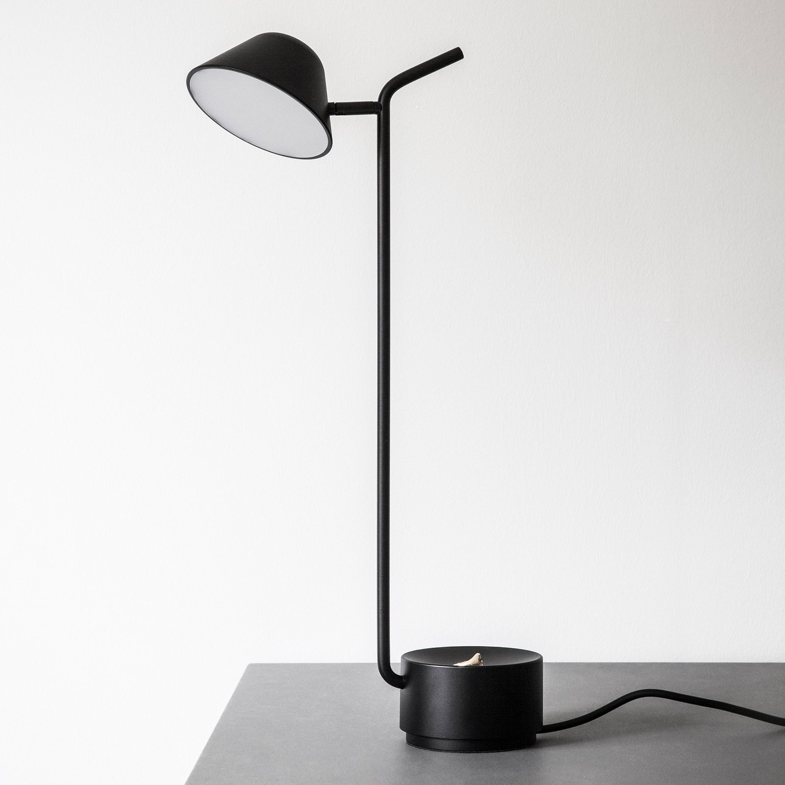 Audo Peek lampa stołowa LED, czarna