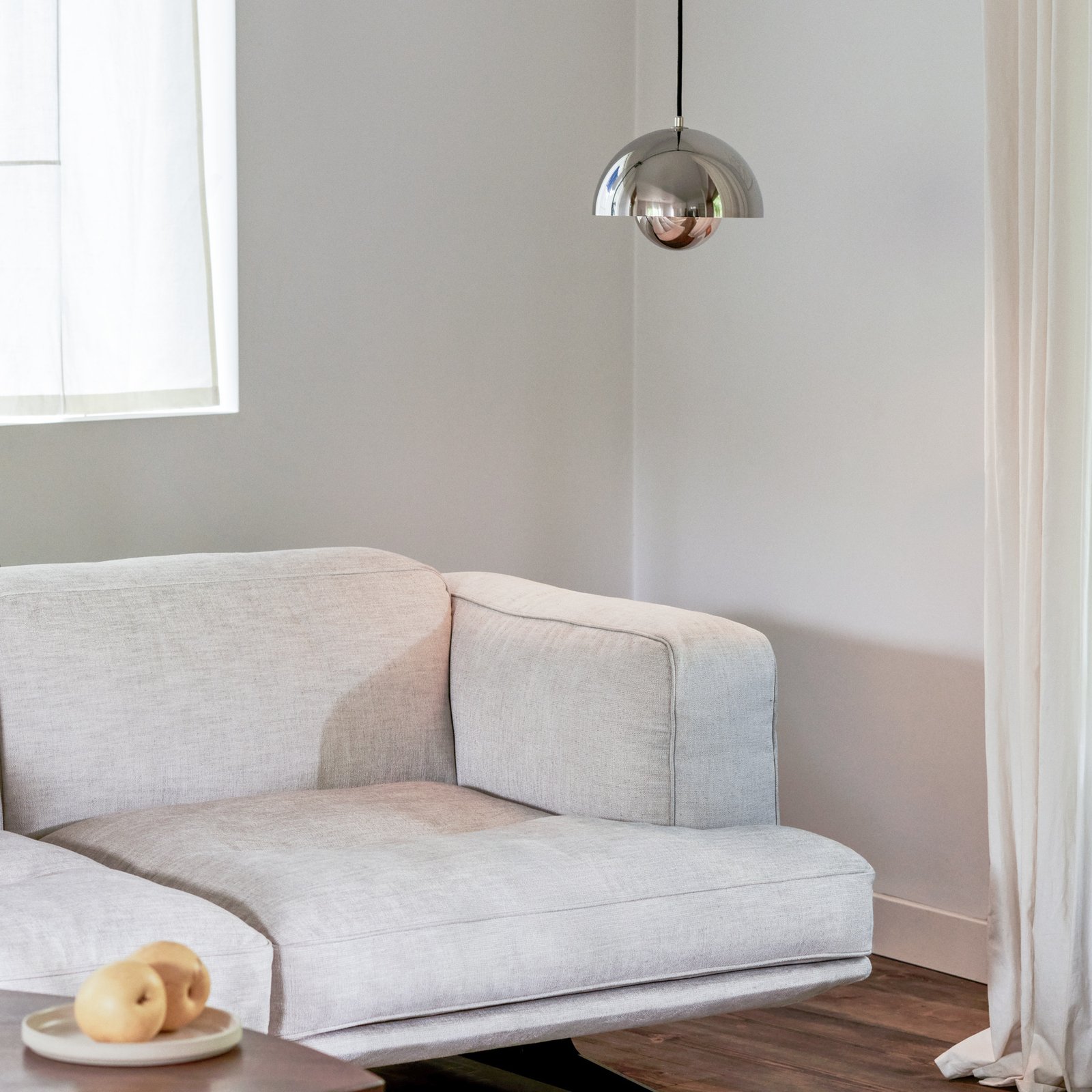 Závesné svietidlo Flowerpot VP1 chróm - &Tradition