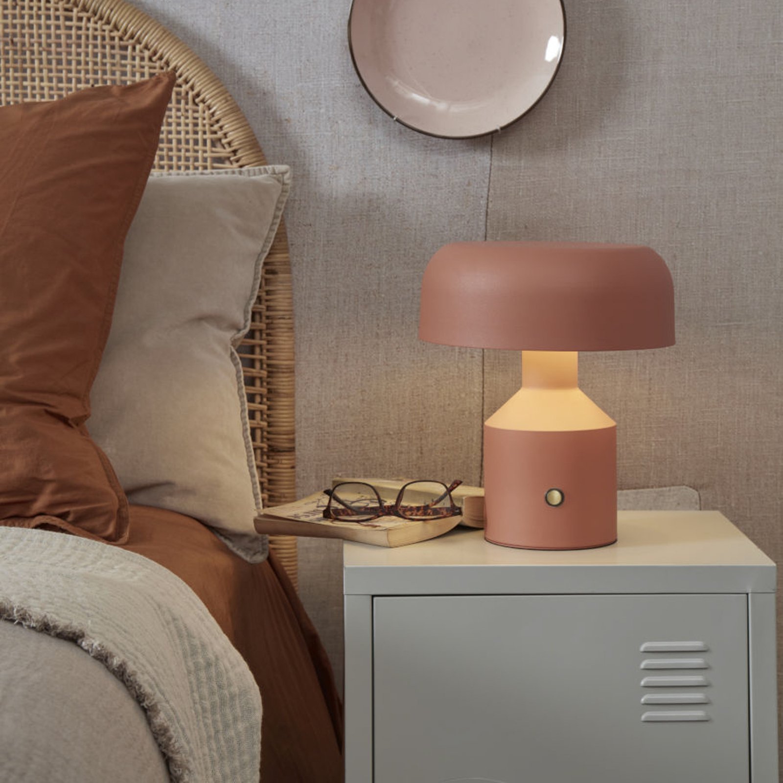 It’s about RoMi Porto table lamp, terracotta