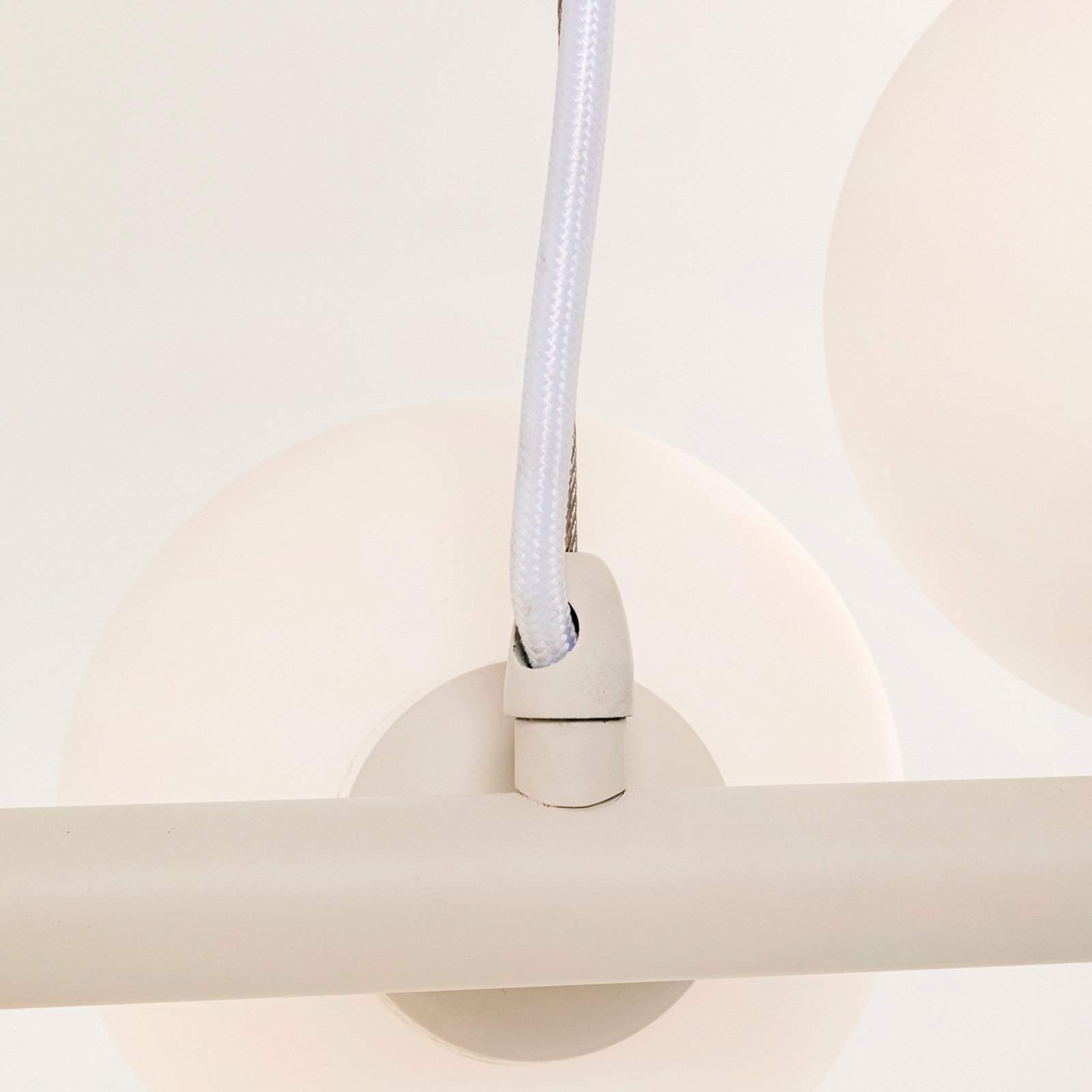 Lámpara colgante KARE Scala Balls, gris claro, 150 cm, G9 Lámpara colgante KARE Scala Balls, gris claro, 150 cm, G9