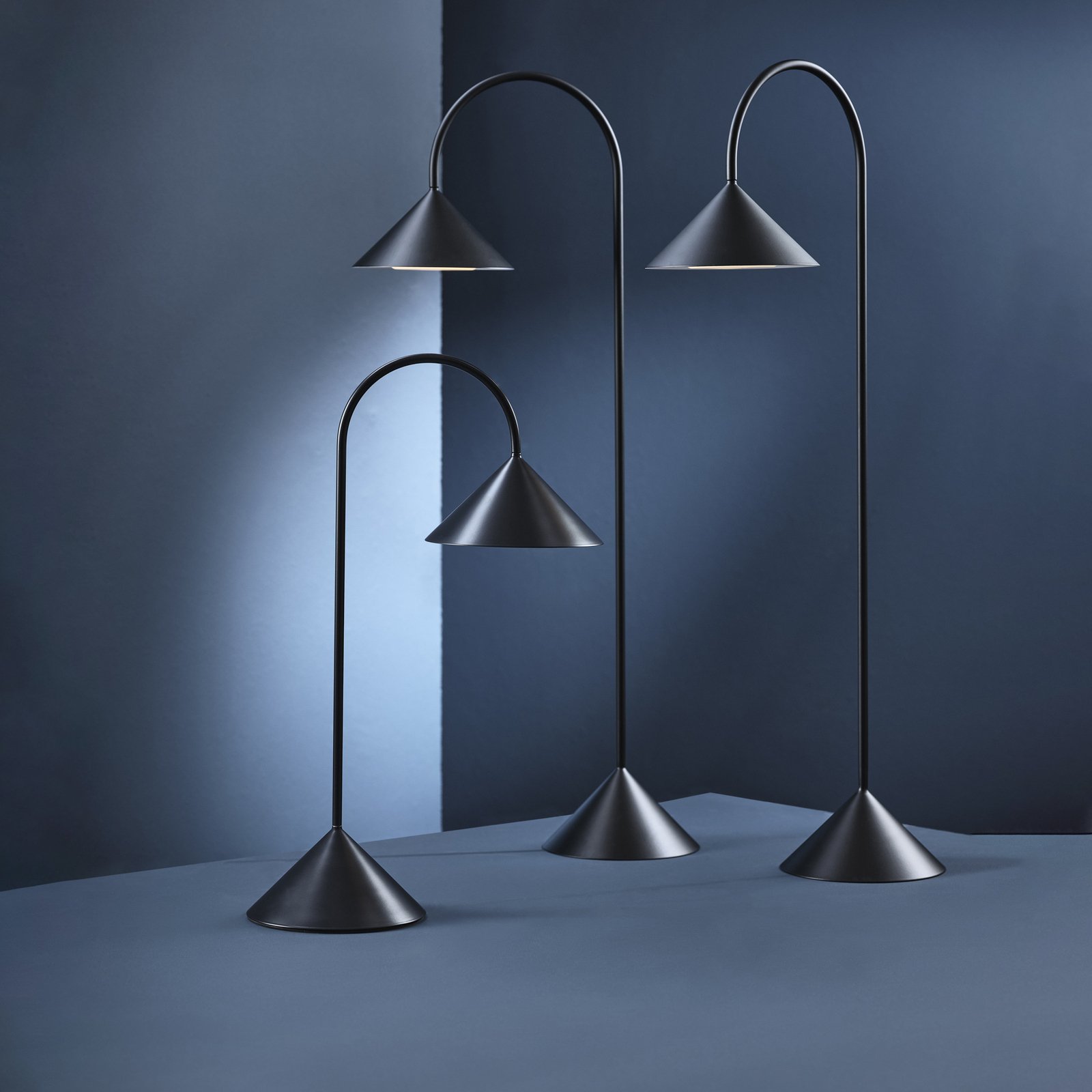 Grasp Portable Lampe de Table H47 Matt Black - Frandsen