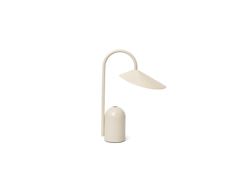 ferm LIVING - Arum Portable Tischleuchte IP44 Cashmere