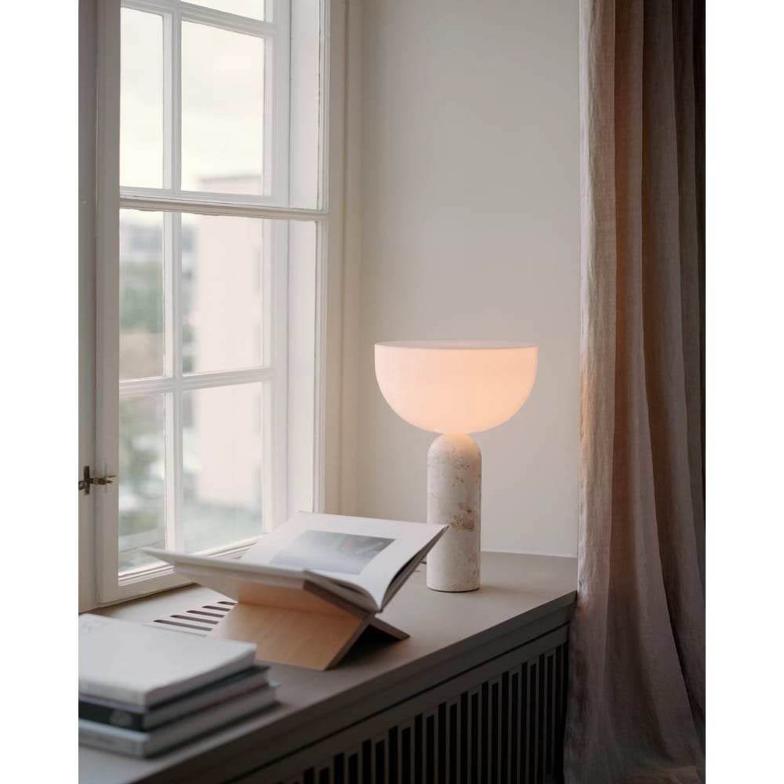 NEW WORKS bordslampa Kizu Large, beige, marmor, E27