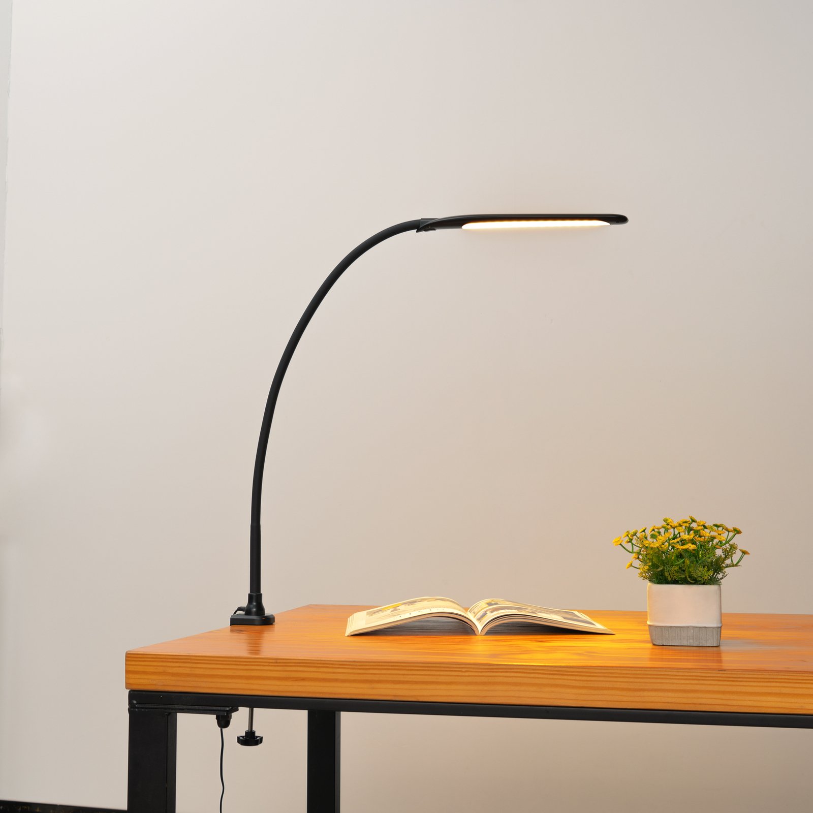 Lindby LED lampă clemă Nilay, înălțime 70 cm, CCT, home office