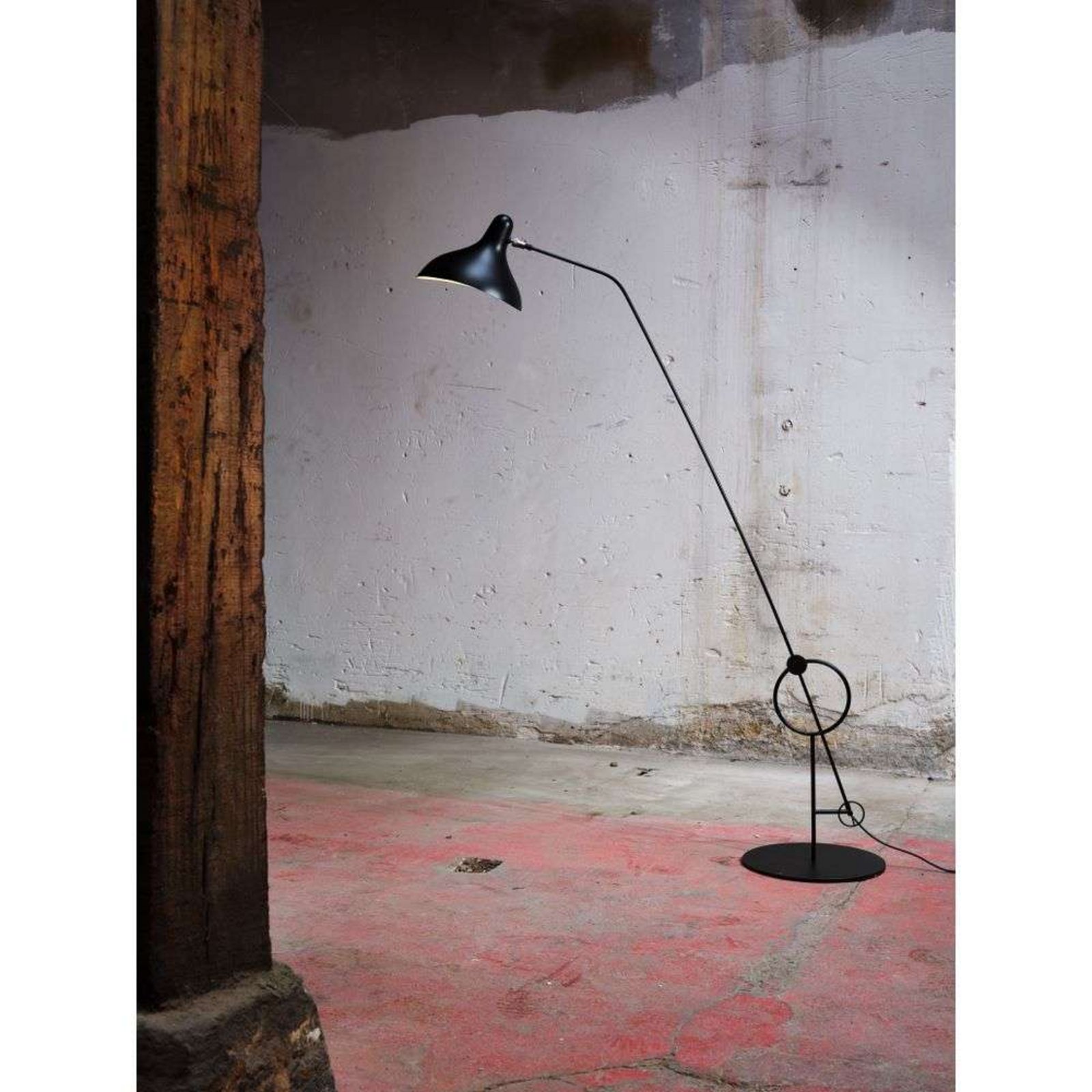 Mantis BS8L Floor Lamp Black - Schottlander