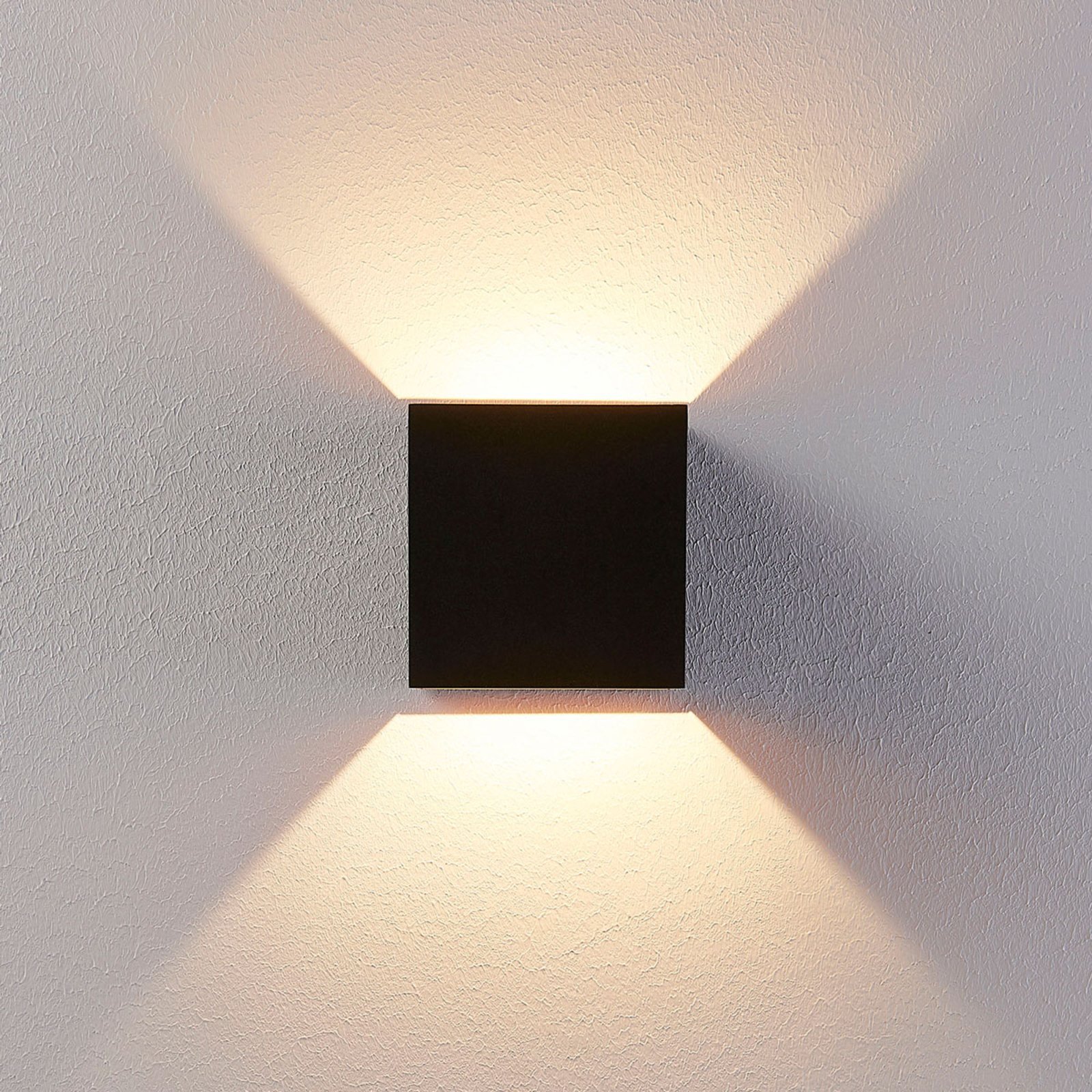 Arcchio Aldrina aplique LED, cubo, negro