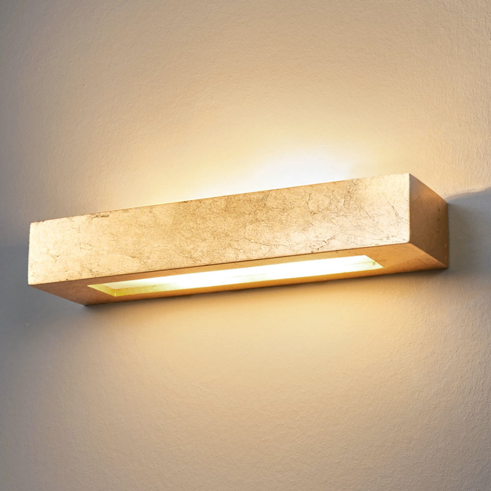 Angular plaster wall light Emina in gold