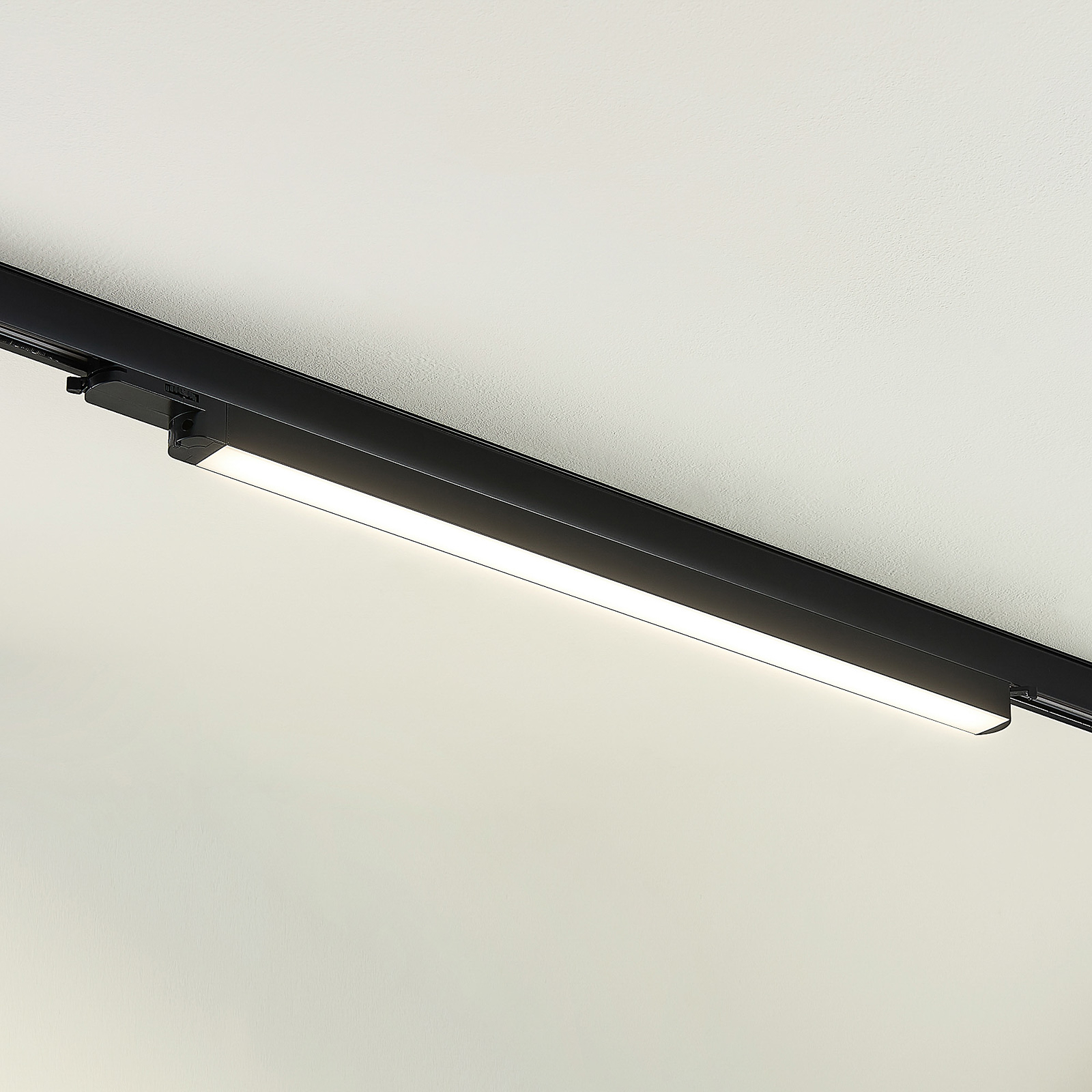 Arcchio Harlow -LED-valaisin musta 69 cm 4000 K