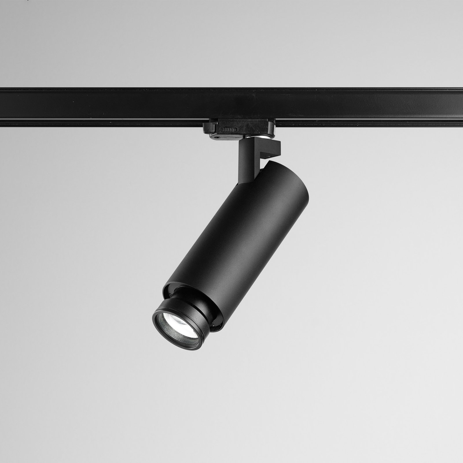 EGG DLS track spotlight Kelly, 15 - 90° beam angle