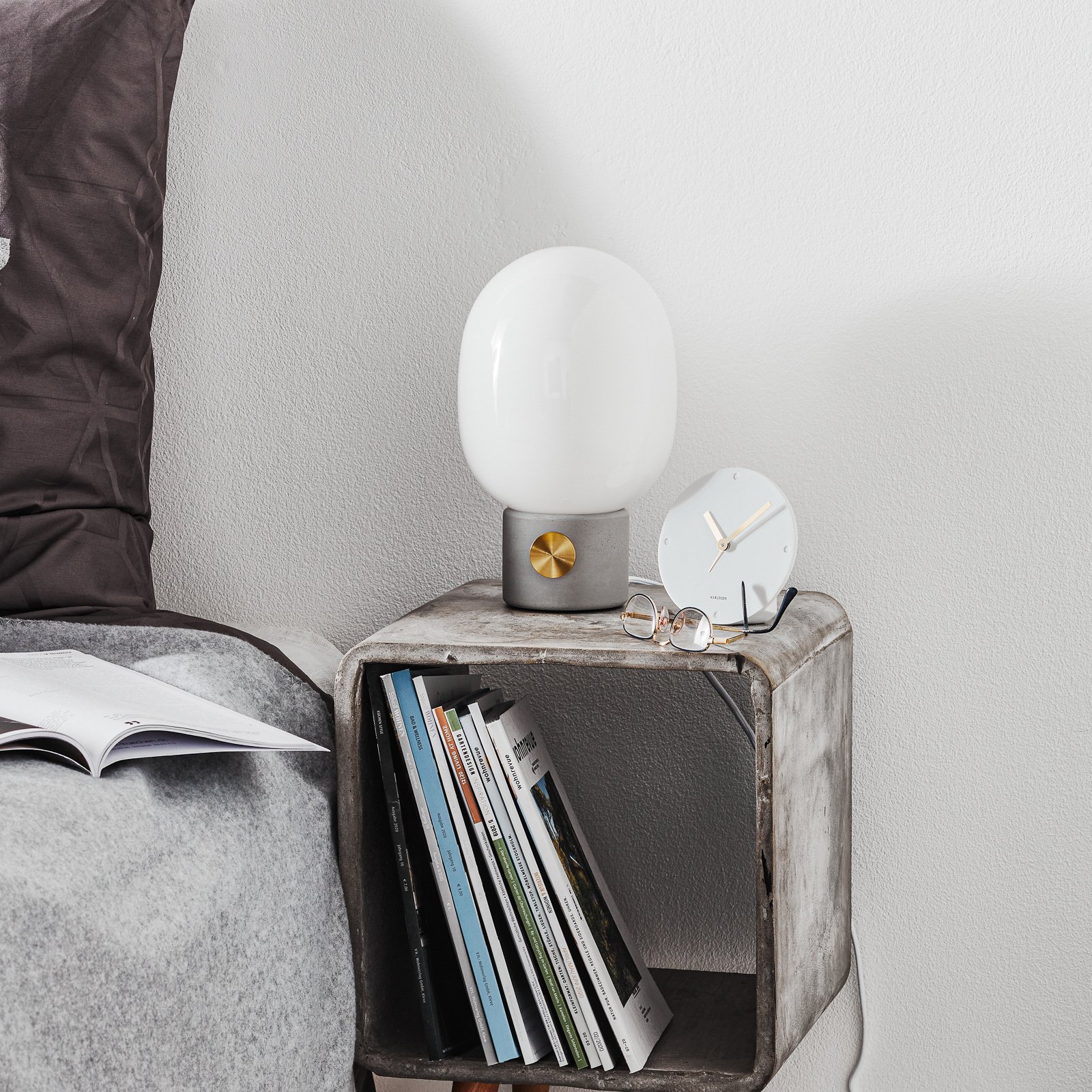 JWDA Lampe de Table S Gris Clair/Laiton - Audo Copenhagen