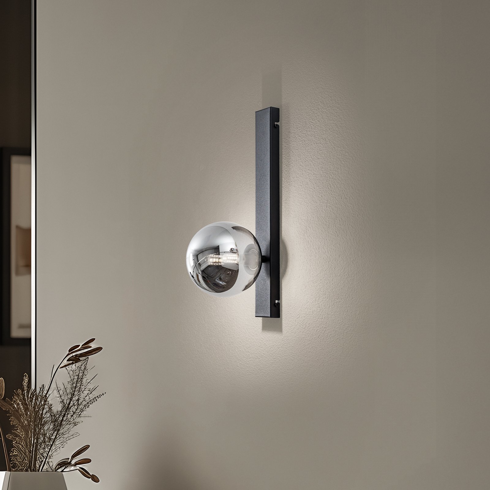 Nástěnné světlo Rumba, černá/kouřově šedá, sklo/kov, výška 40 cm