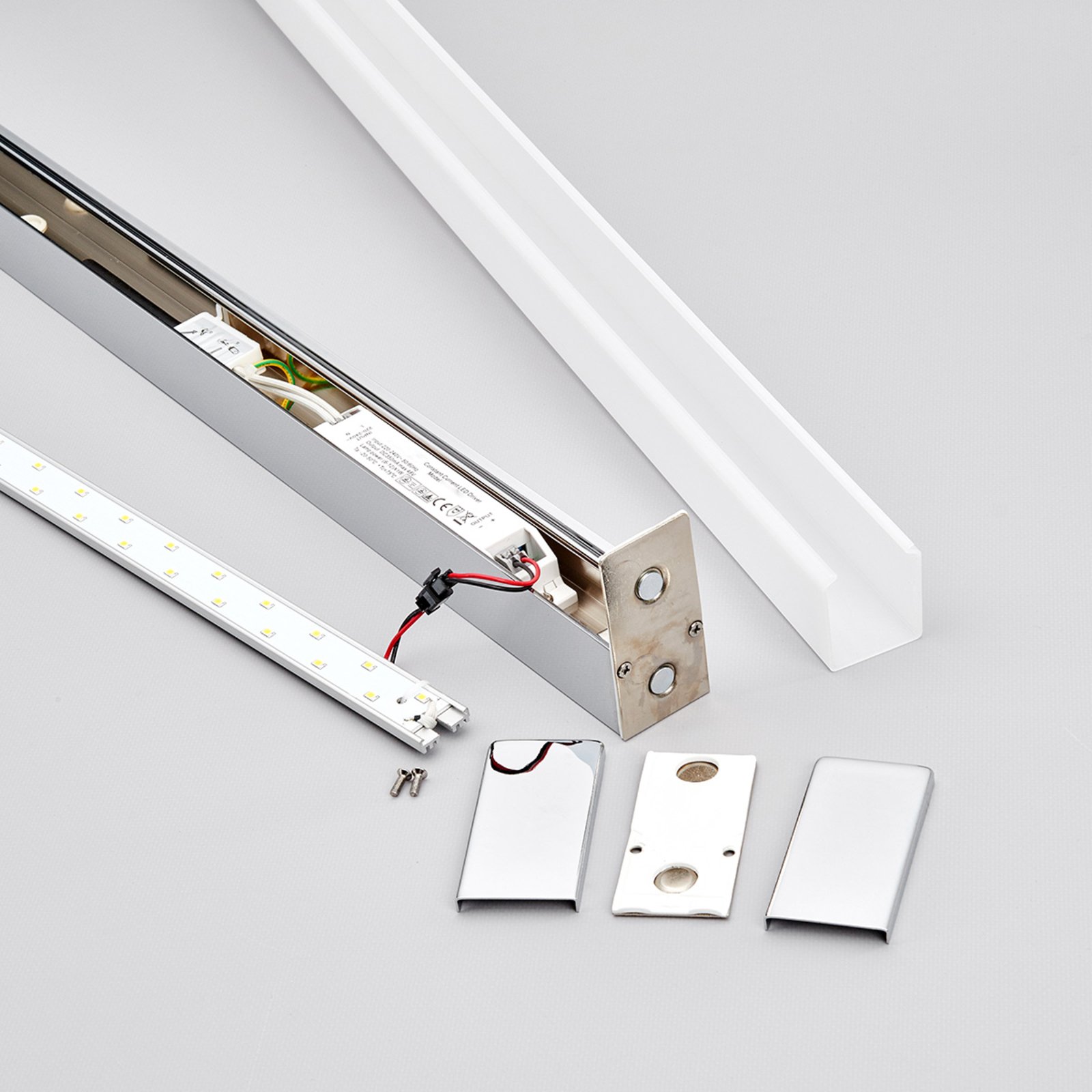 Lindby LED-Wandlampe Philippa, eckig, 89 cm, chrom, IP44