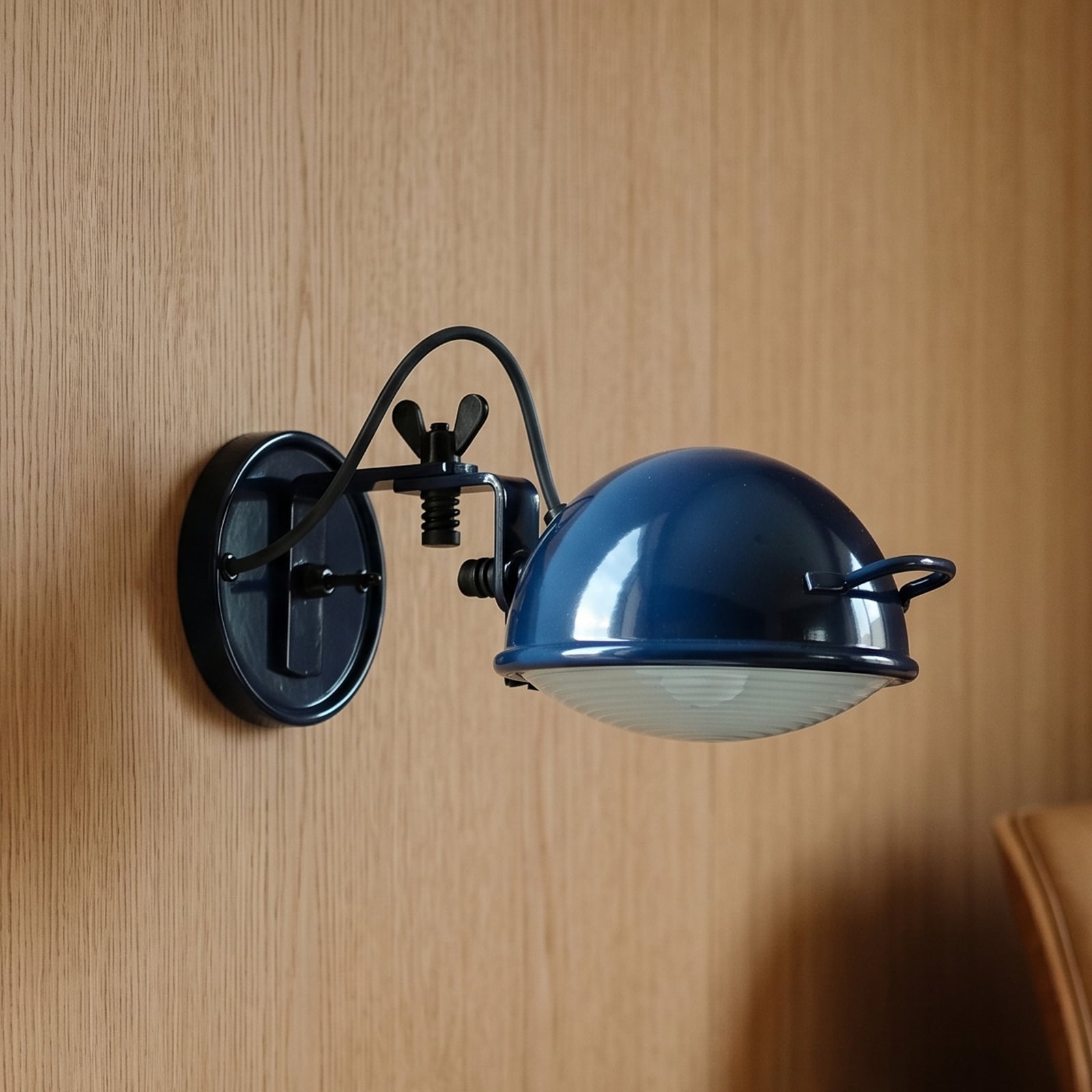 Aluminor sienas lampa „Jeep“, tumši zila, alumīnijs, stikls, tērauds, E14